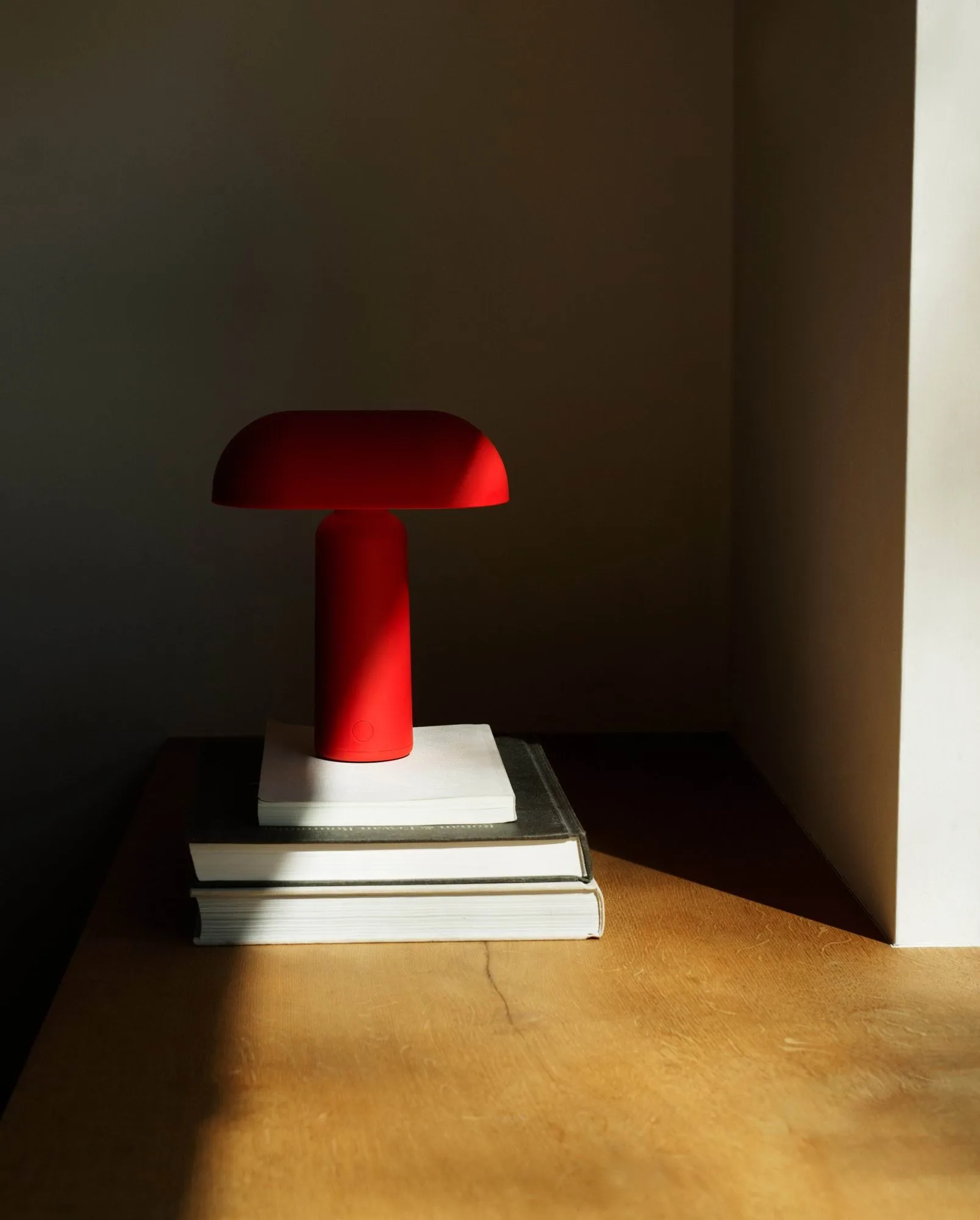 Porta bordlampe, Bright red Normann Copenhagen