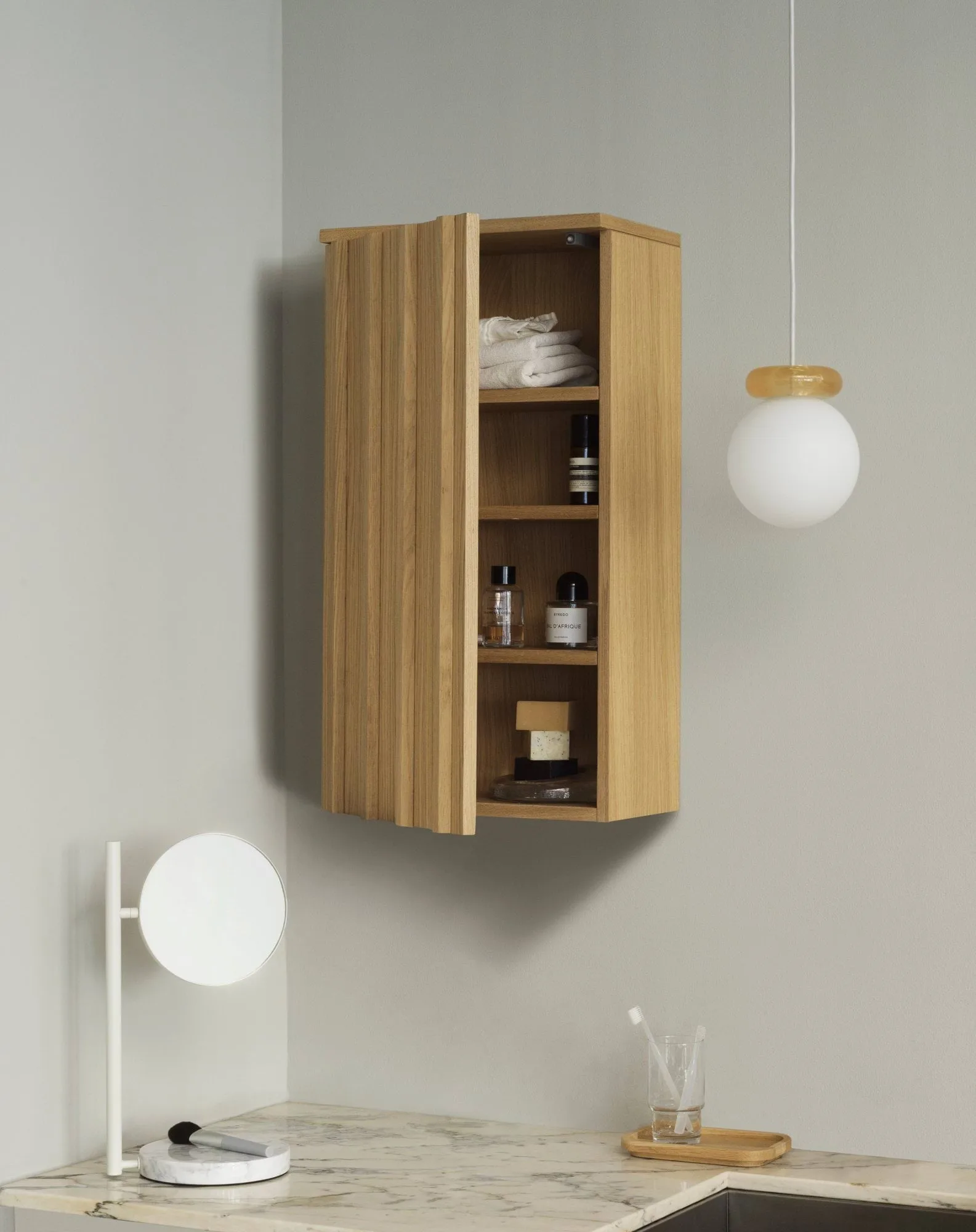 Rib veggskap, Oak, 73x40x23 cm Normann Copenhagen