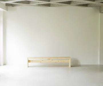 Stretch benk - Furu, 200 cm - Normann Copenhagen