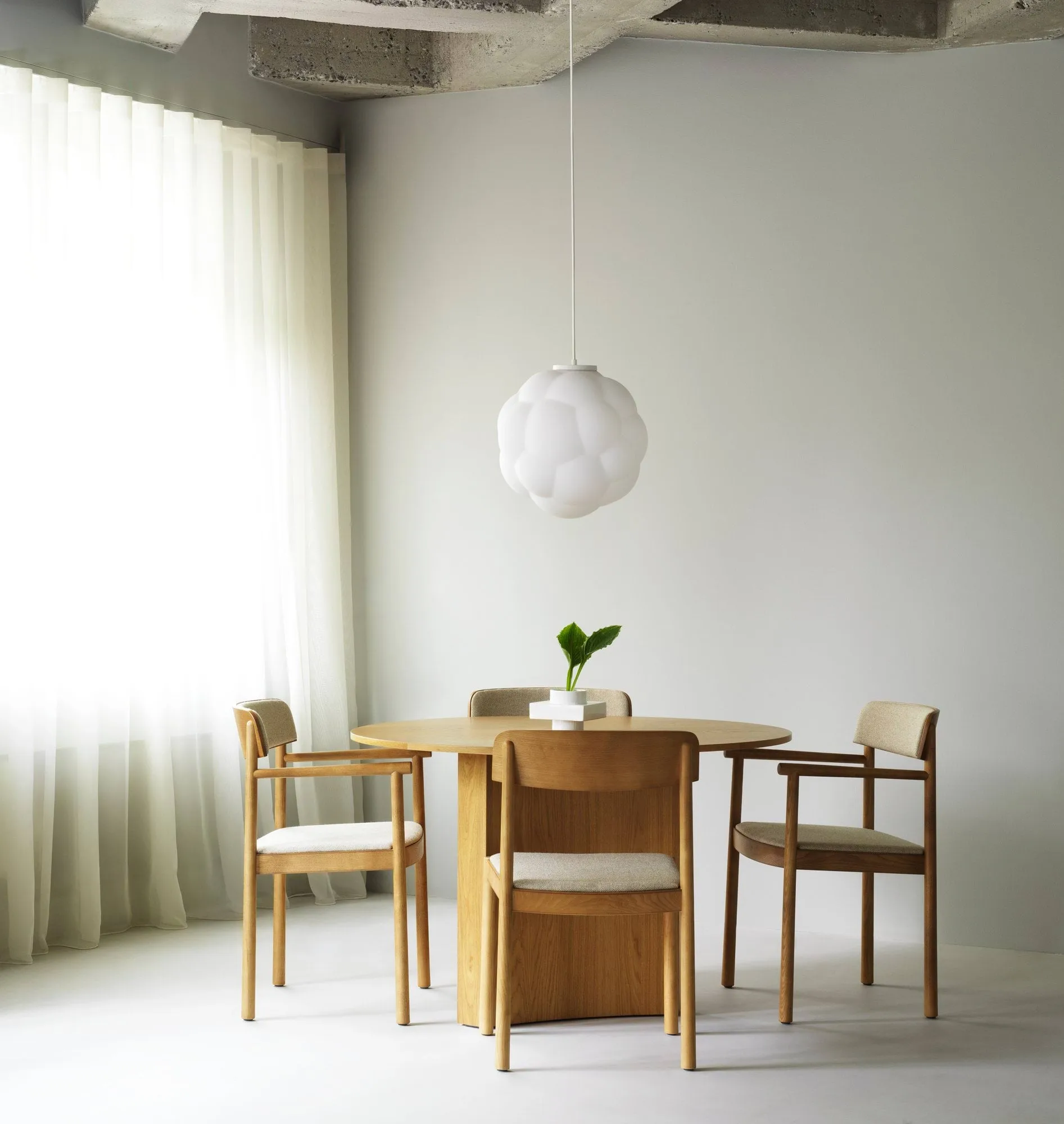 Timb armlene-stol, Tan ash-Hallingdal 220 Normann Copenhagen