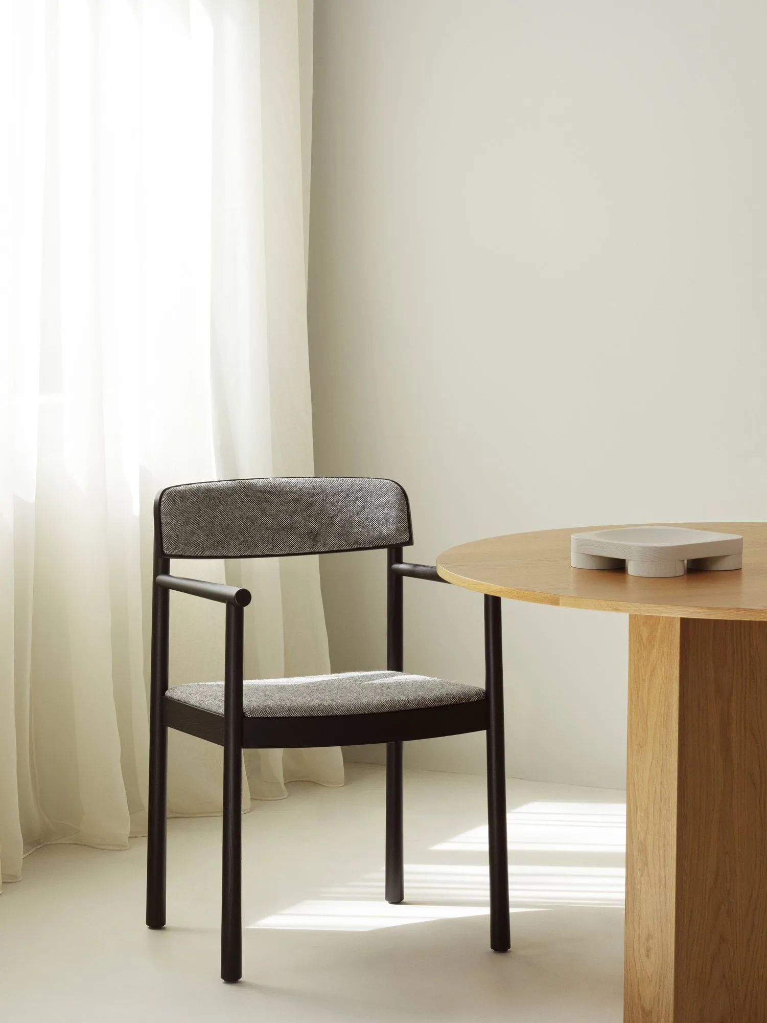 Timb lenestol, Black ash-Hallingdal 166 Normann Copenhagen