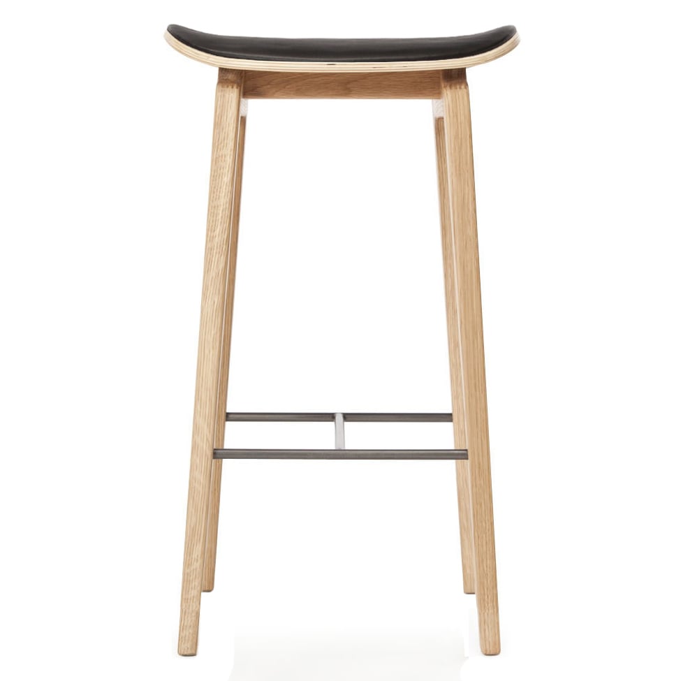 Bilde av NORR11 NY11 barstol med lærsete eik 65 cm Ultra black