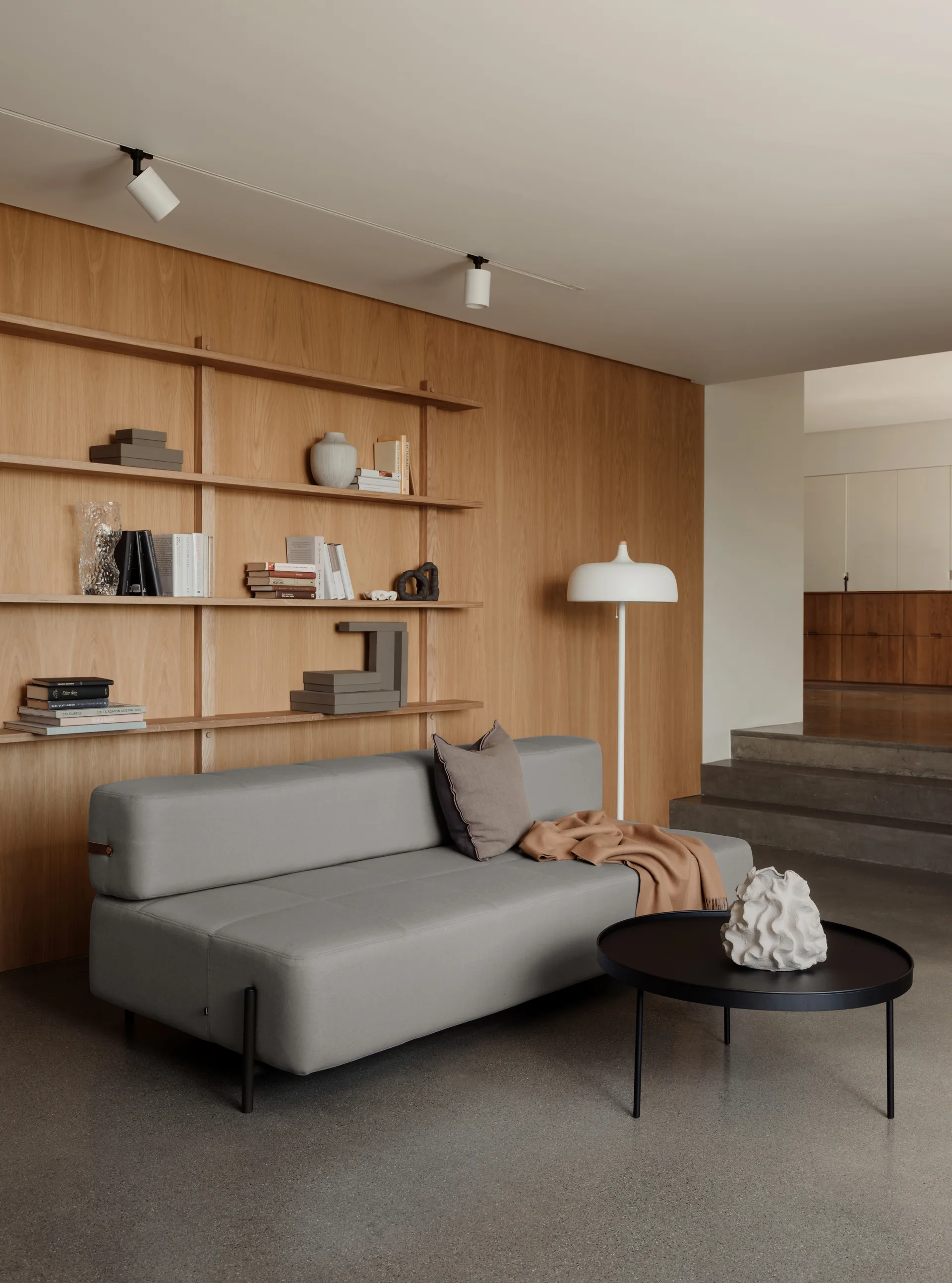 Acorn gulvlampe, Matt hvit Northern