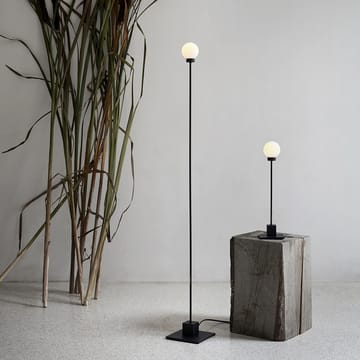 Snowball gulvlampe - steel, hvitt opalglass - Northern