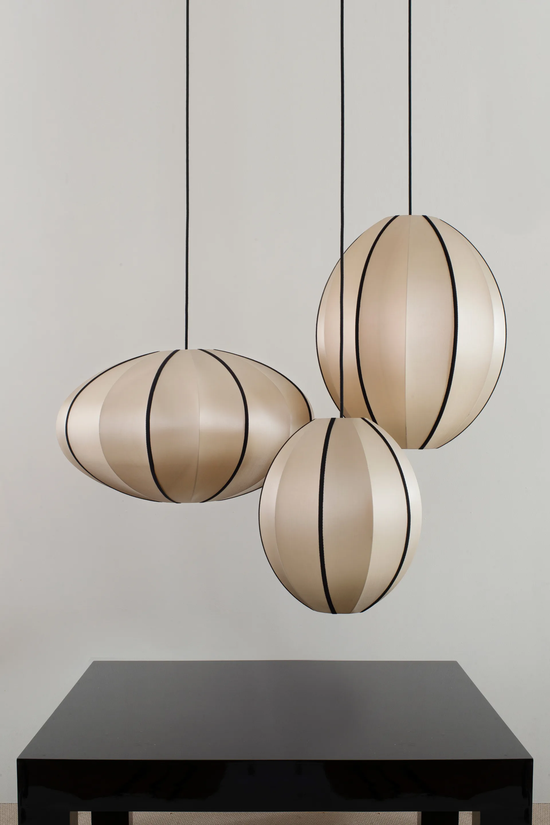 Indochina Classic Oval L lampeskjerm, Kit-black Oi Soi Oi