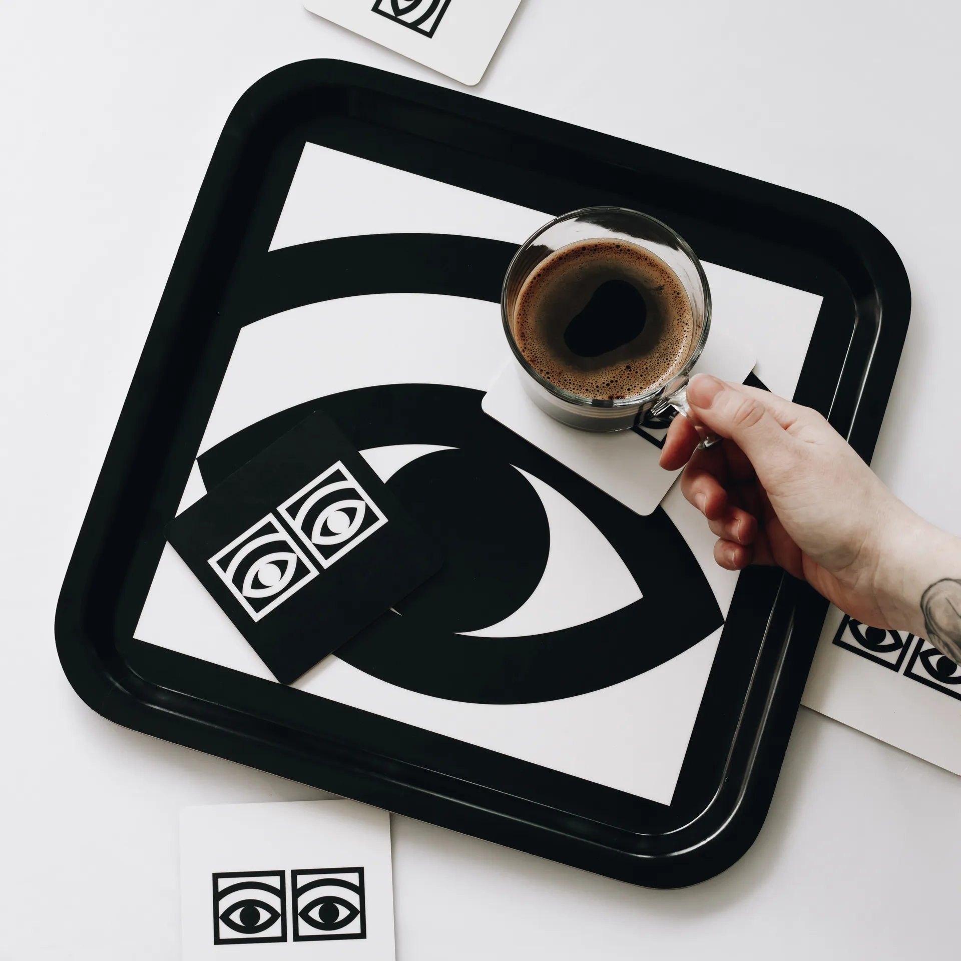 Ögon brett 32x32 cm, Svart Olle Eksell