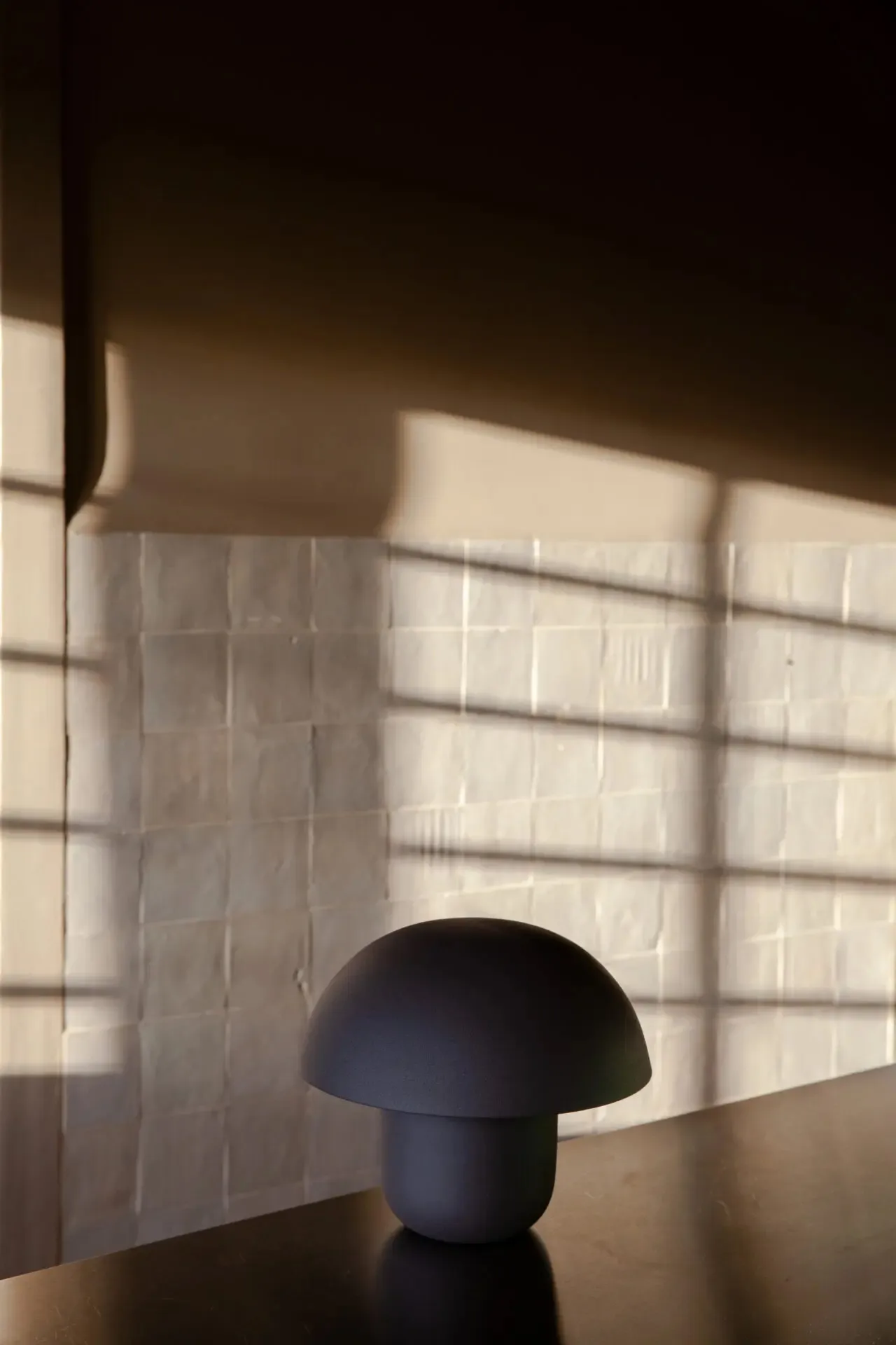 Carl-Johan bordlampe mini Ø29 cm, Grå Olsson & Jensen