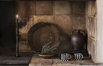 Monica kopp med fat - Svart - Olsson & Jensen