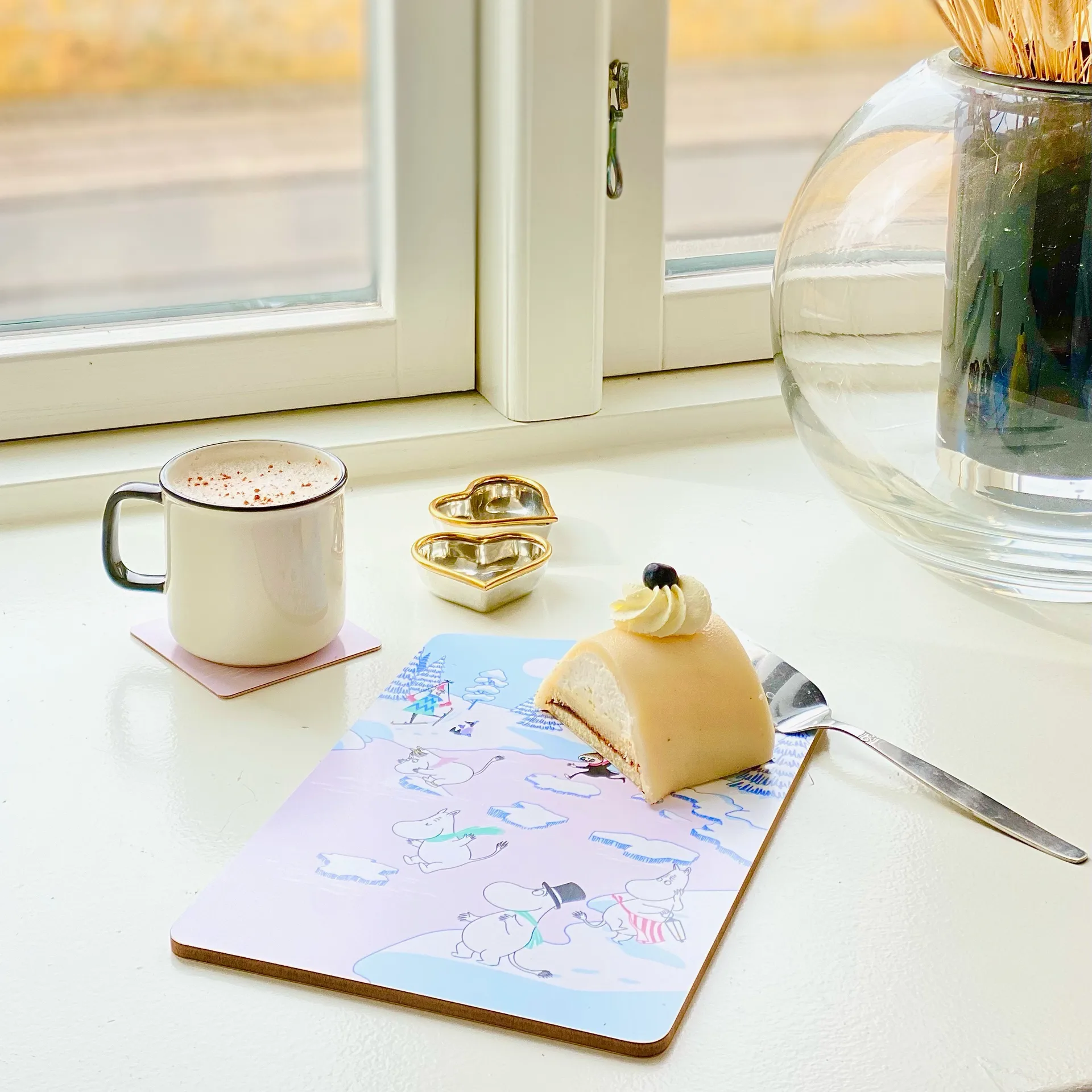 Mummitrollet skjærefjøl vinter 2022 20 x 30 cm, Blå-hvit-rosa Opto Design