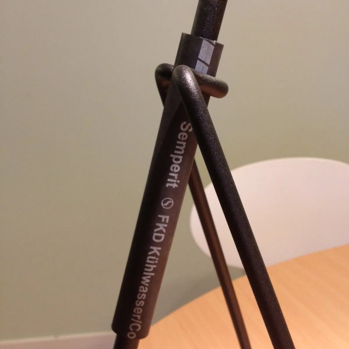 Lean gulvlampe, hvit Örsjö Belysning