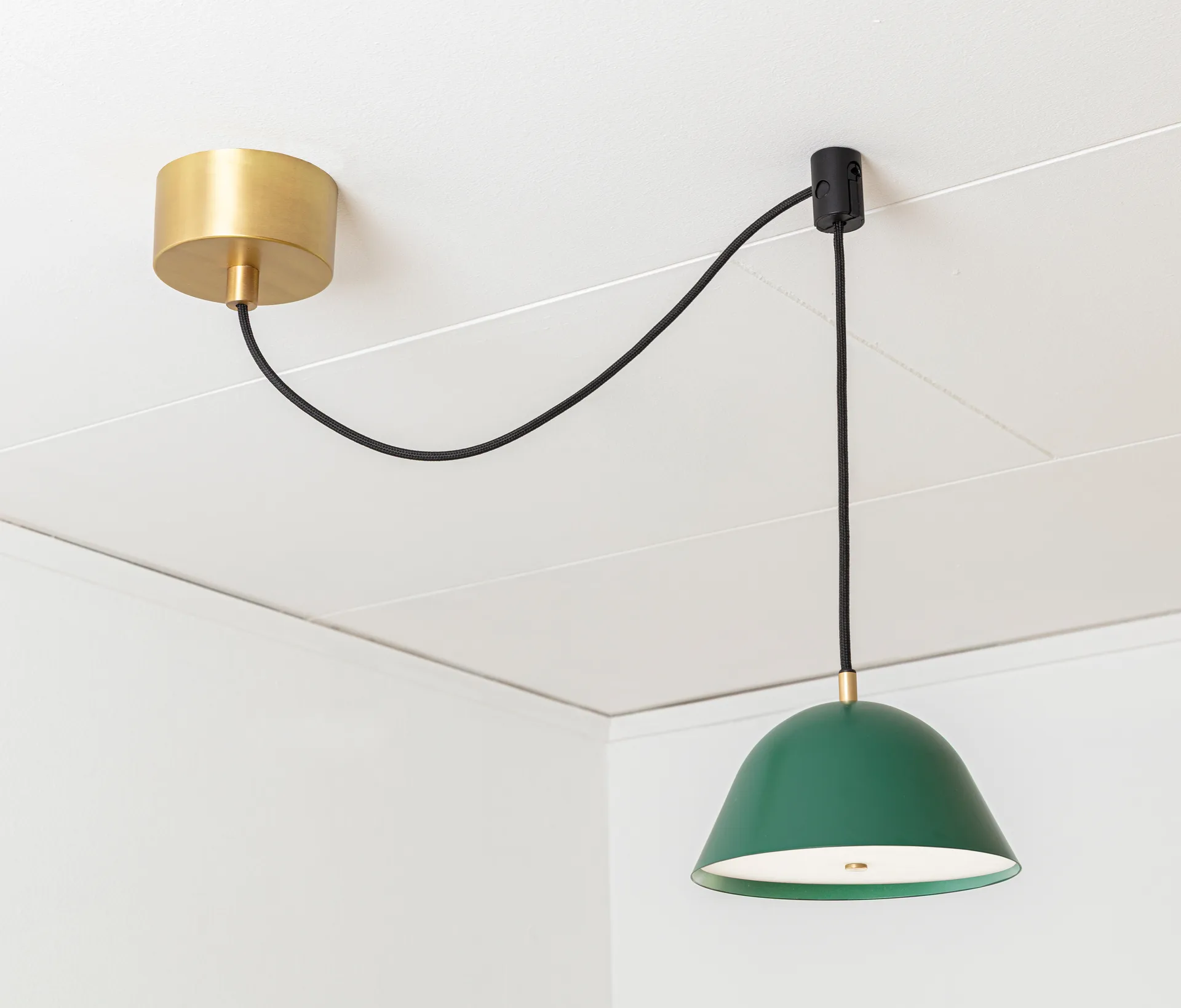 Streck pendel small 11x21 cm, Tallegrønn RAL 6028 Örsjö Belysning