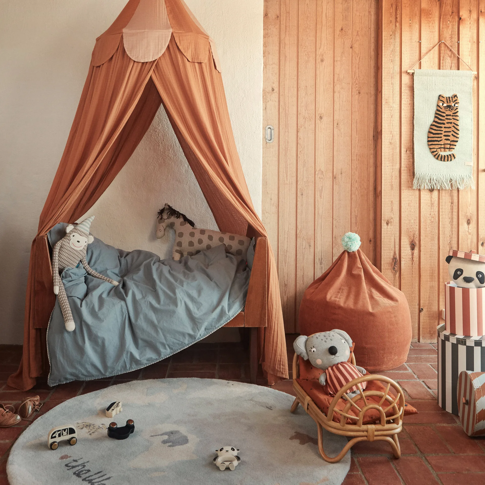 Tiger veggdekorasjon 32x70 cm, Grønn OYOY