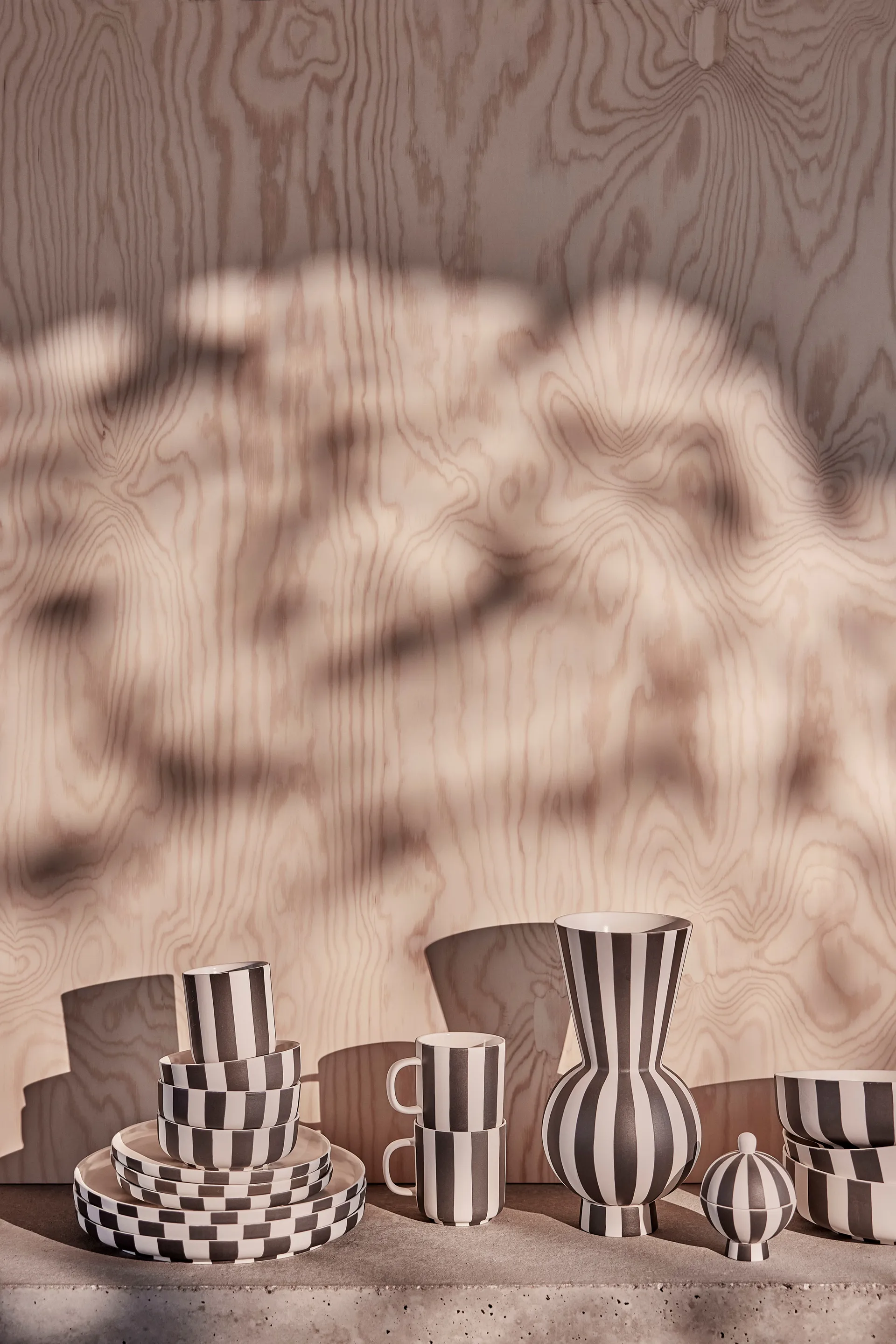 Toppu krus, Black-white OYOY