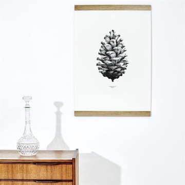 1:1 Pine Cone poster - hvit, 50x70 cm - Paper Collective