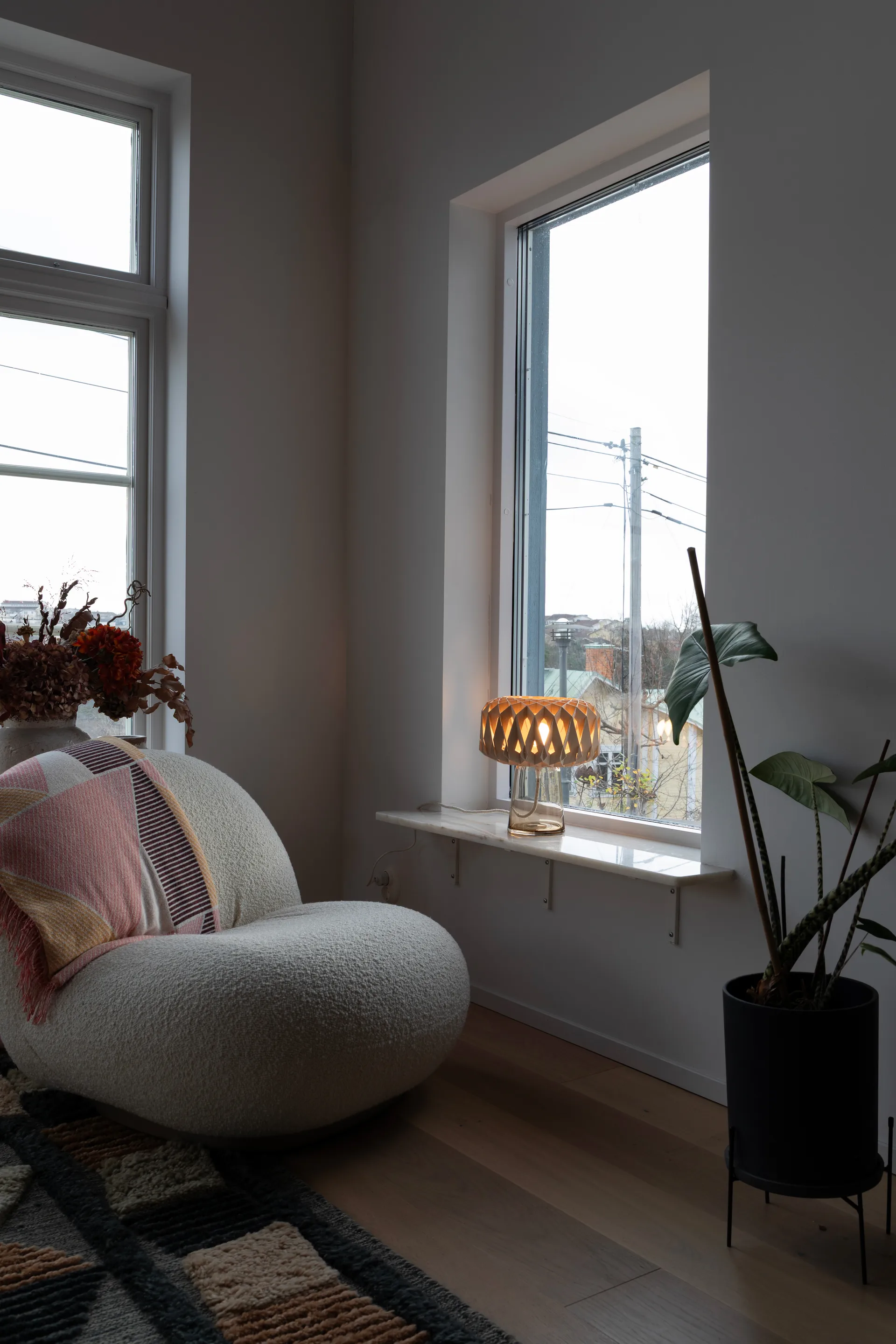 Signature 25 bordlampe, Amber-bjørk, Ø28x34 cm Pilke