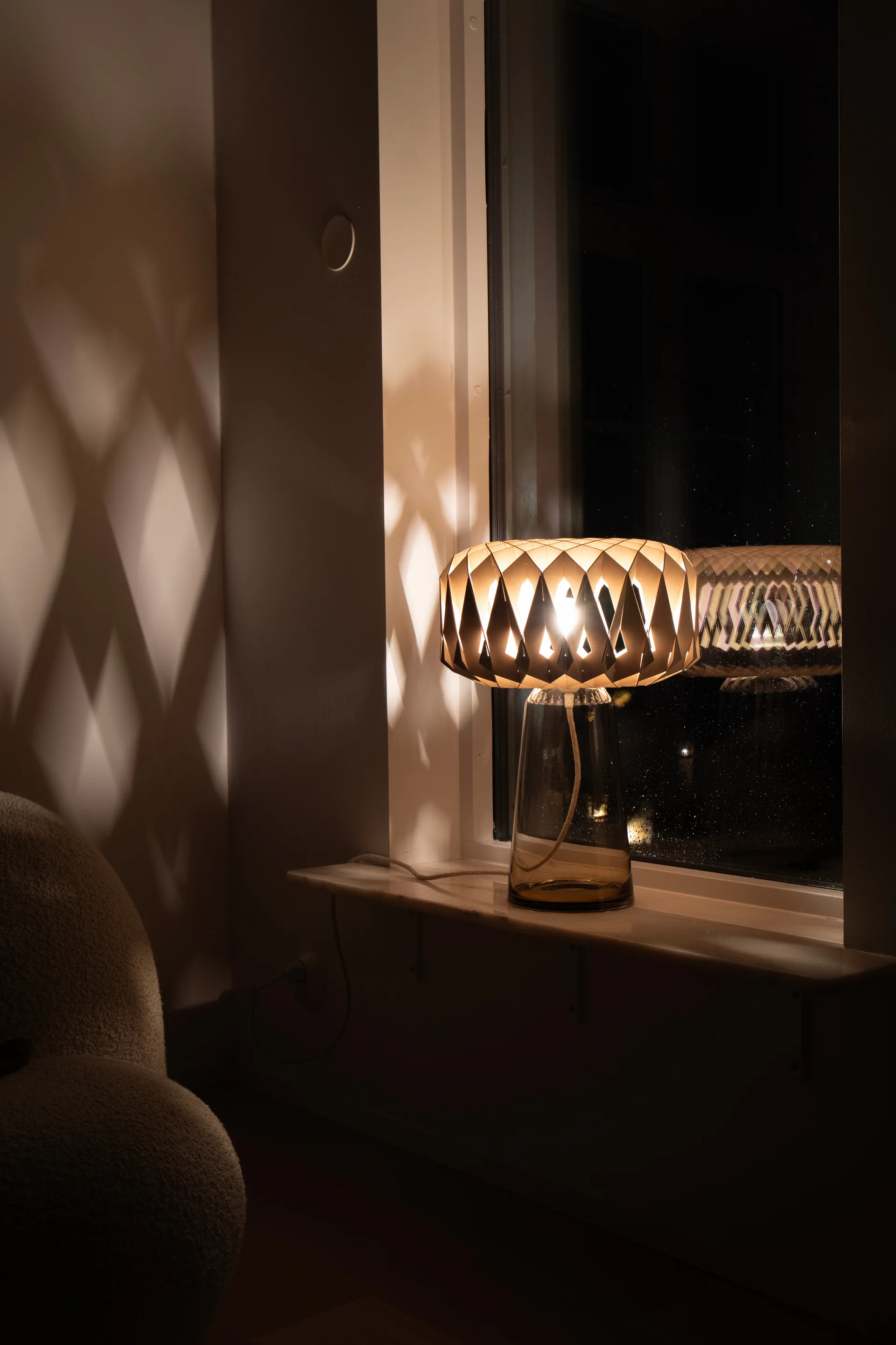 Signature 35 bordlampe, Amber-bjørk, Ø36,5x53 cm Pilke