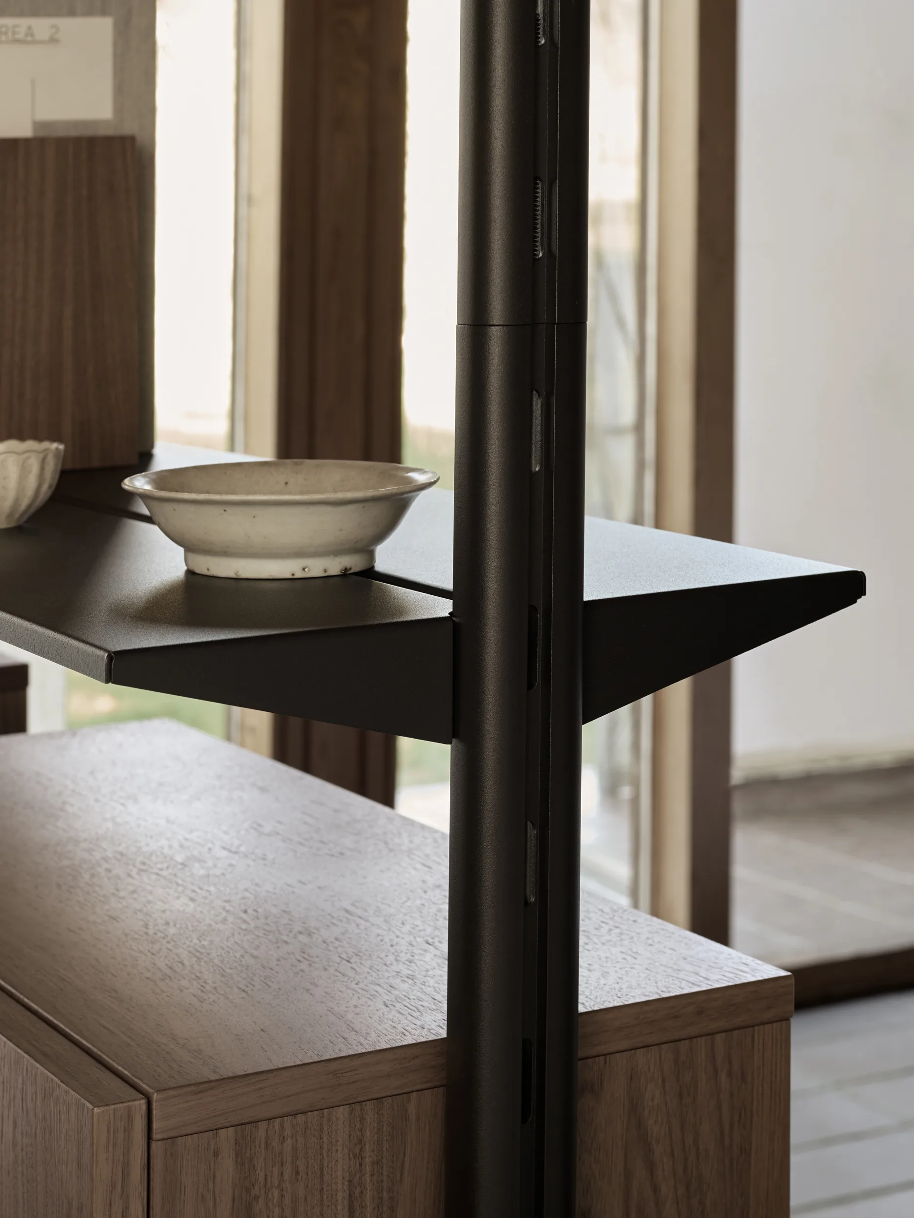 Pira G2 hyllesystem F C B Black/Walnut 256–264 cm Pira