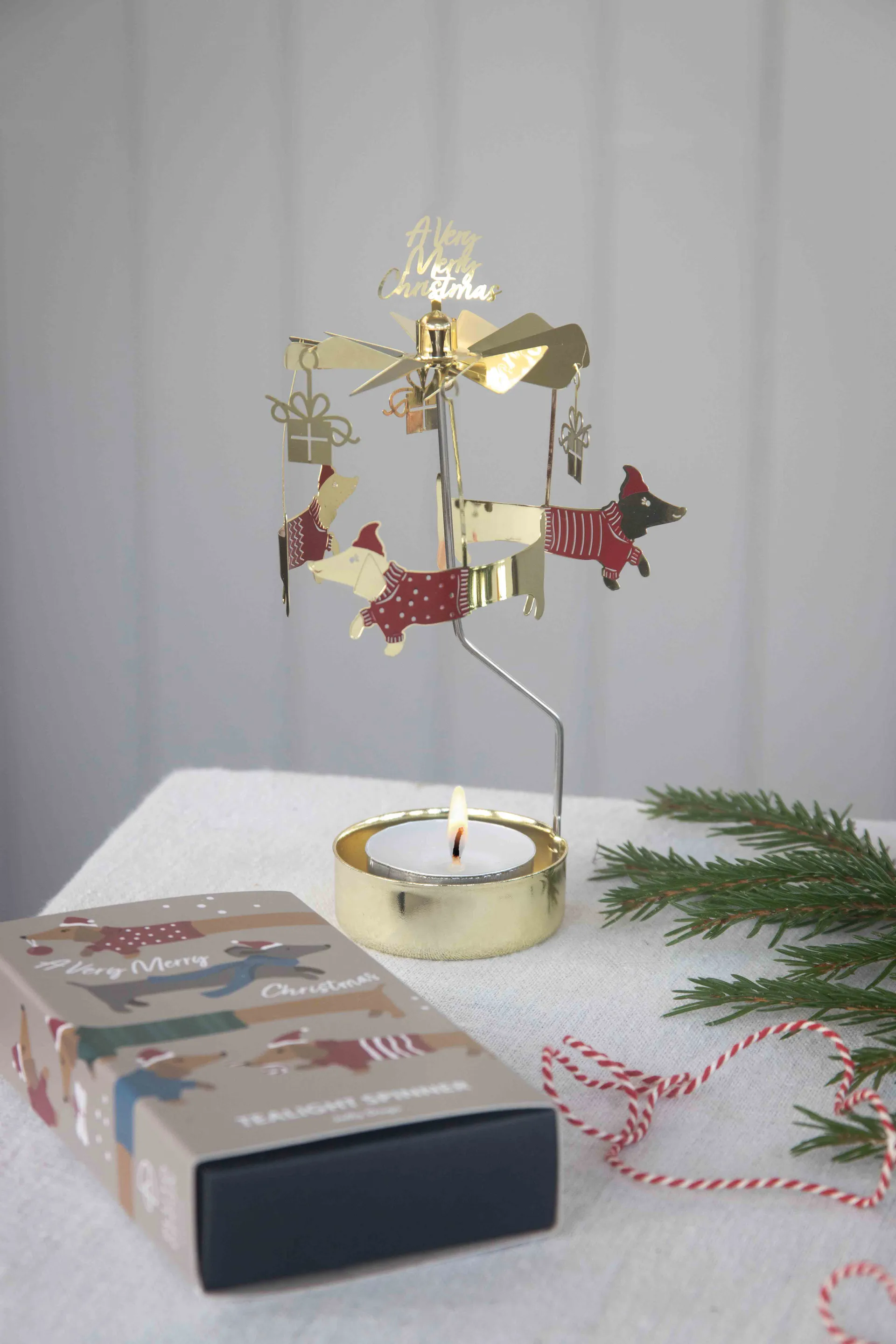Jolly dogs englespill, Gull Pluto Design