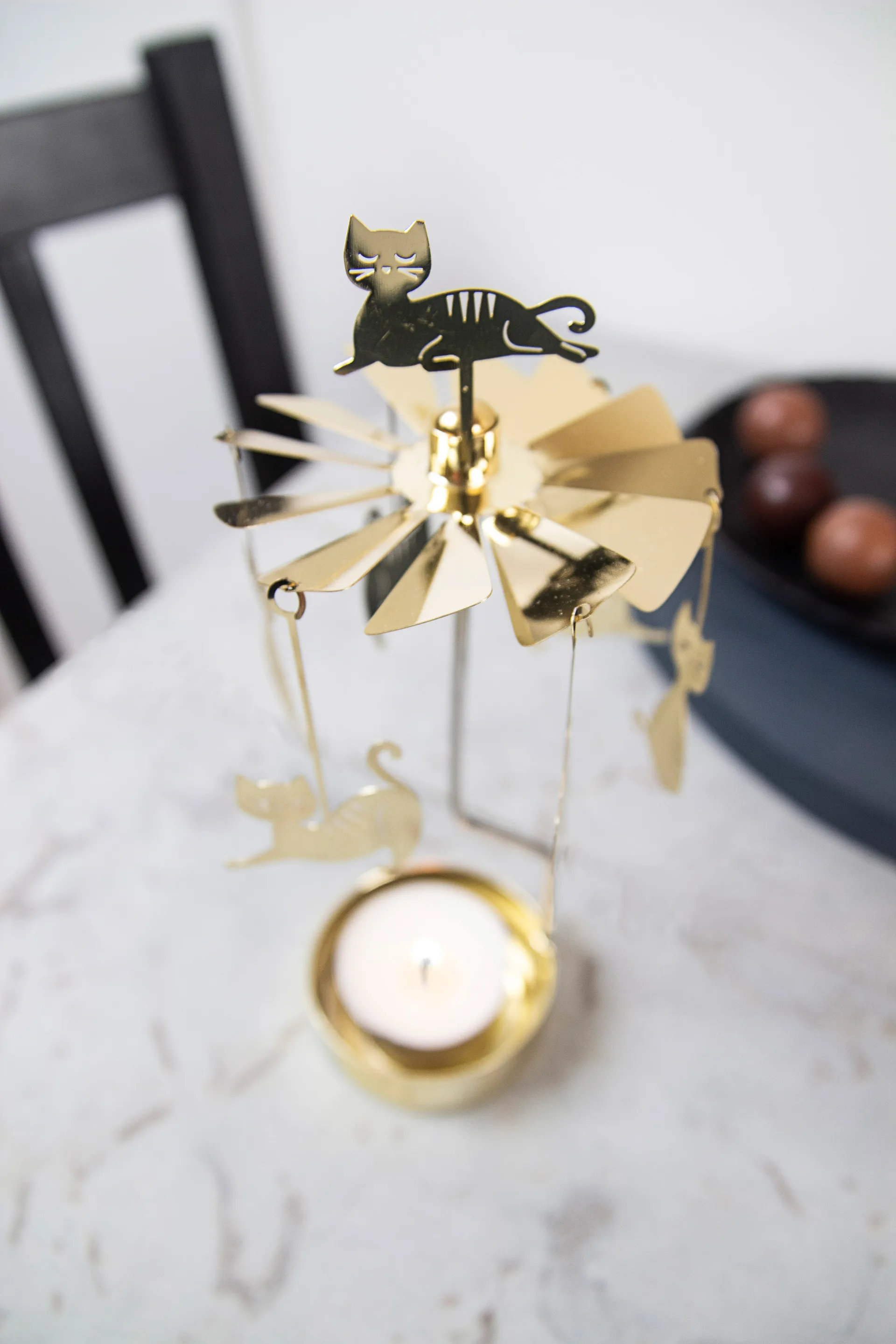 Kattefamilien englespill, Gull Pluto Design