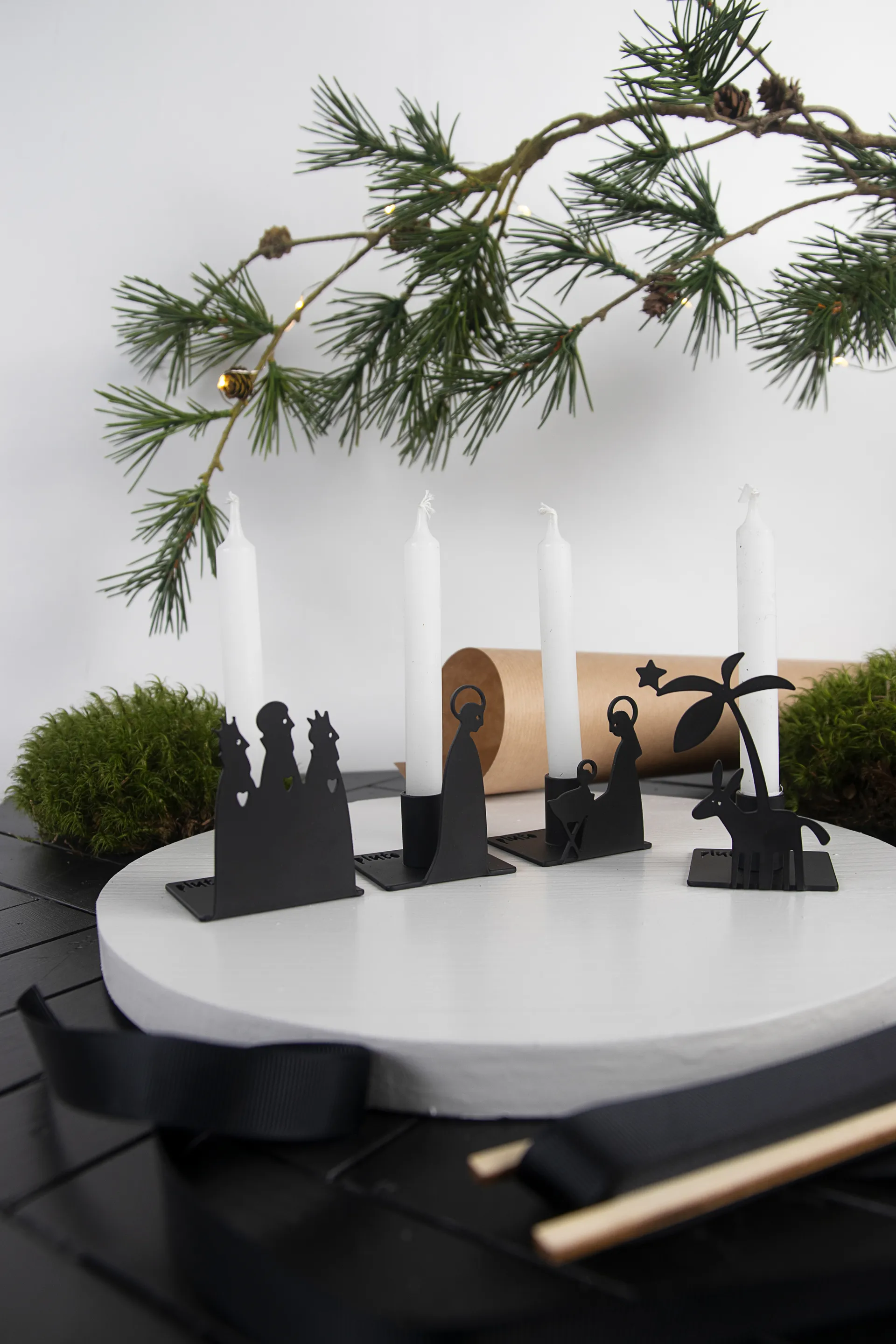 Krubba adventslysestake metal, Liten Pluto Design