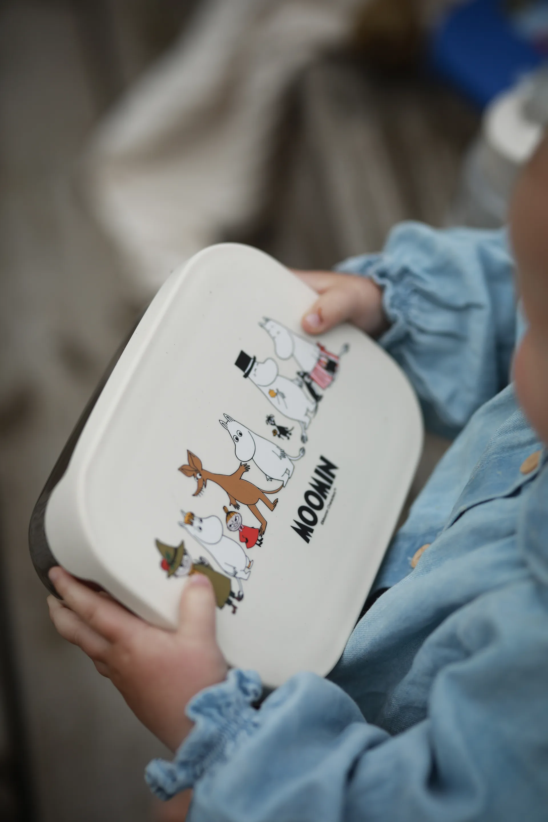 Mumin Familie matboks metall 13x17 cm, Beige Rätt Start