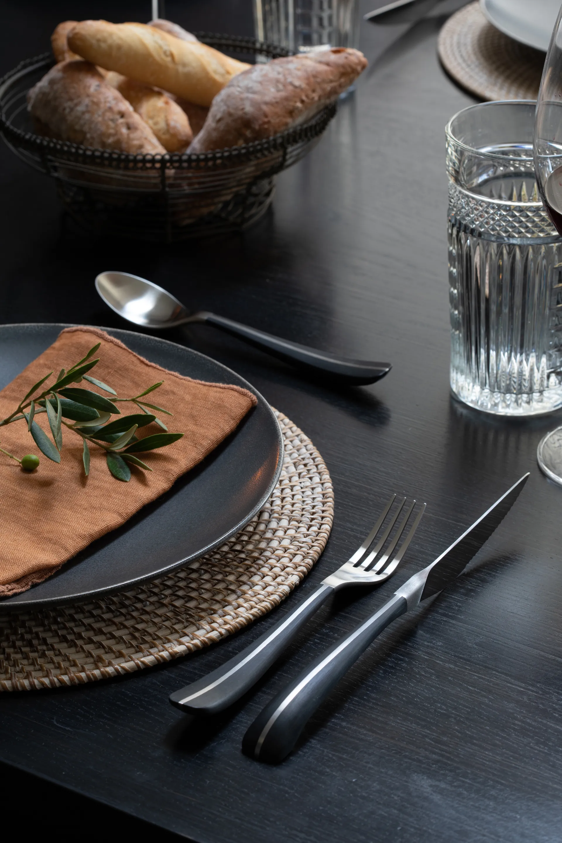 Contour bestikksett 24 deler, Svart Robert Welch