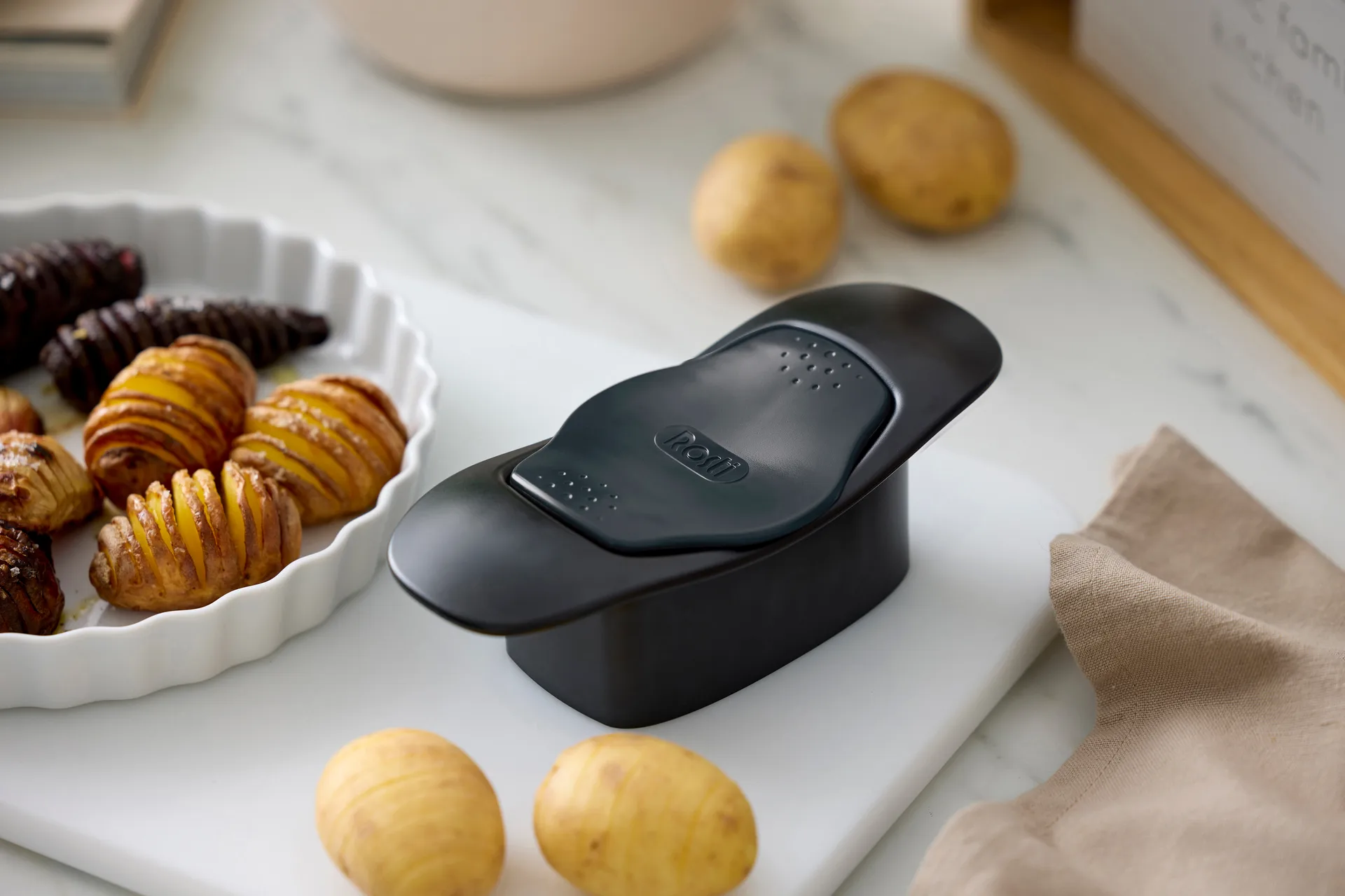 Klassisk hasselbackskjærer, Svart Rosti