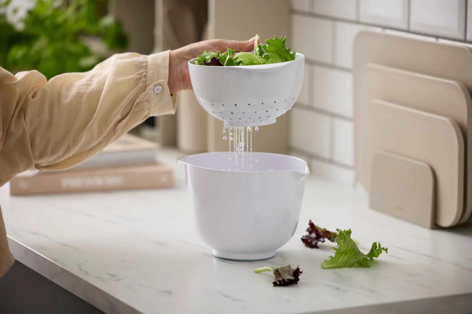 NEW Margrethe bolle med dørslag, Hvit, 1,5 liter Rosti