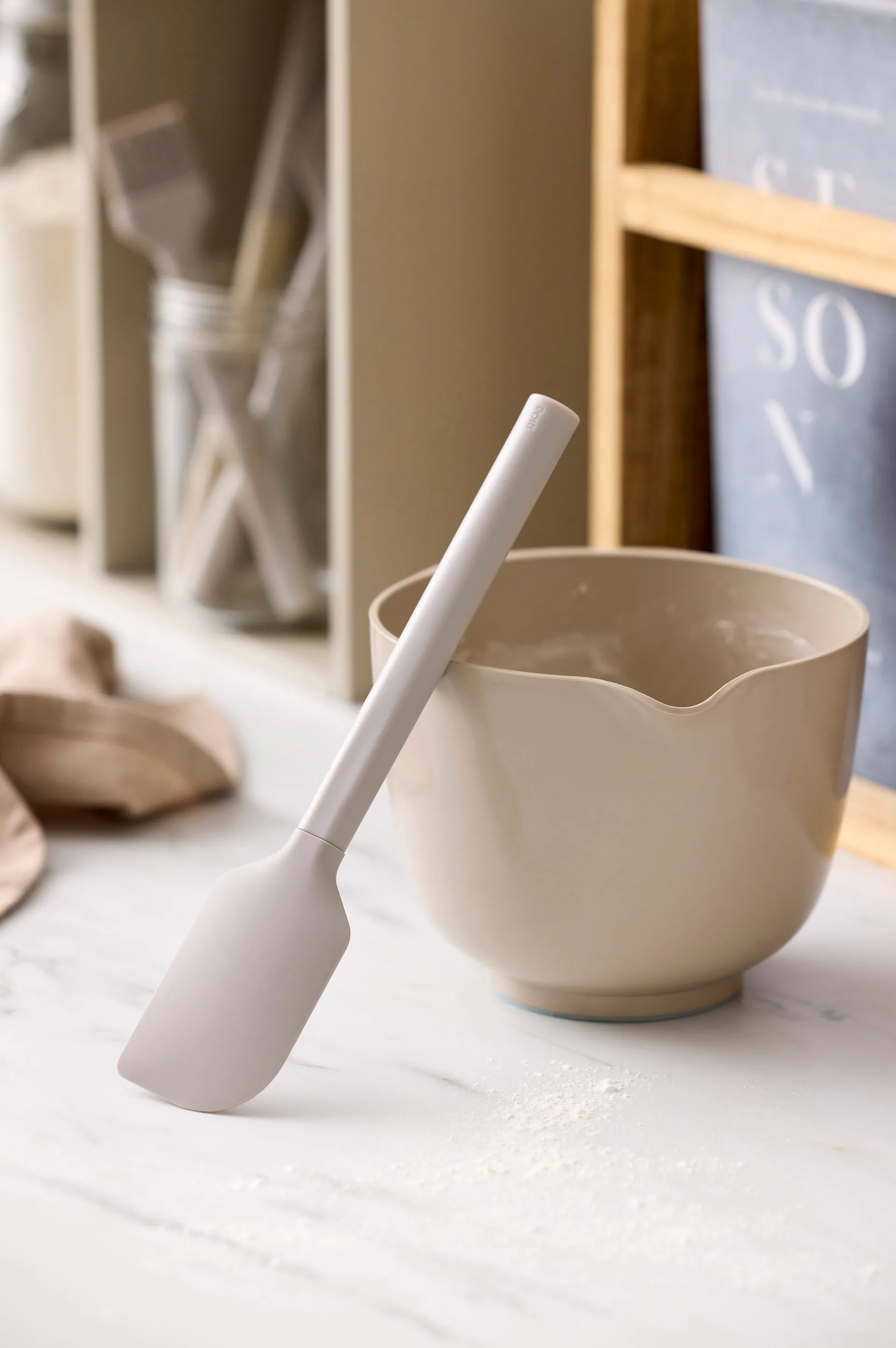 Rosti Emma slikkepott, Humus Rosti