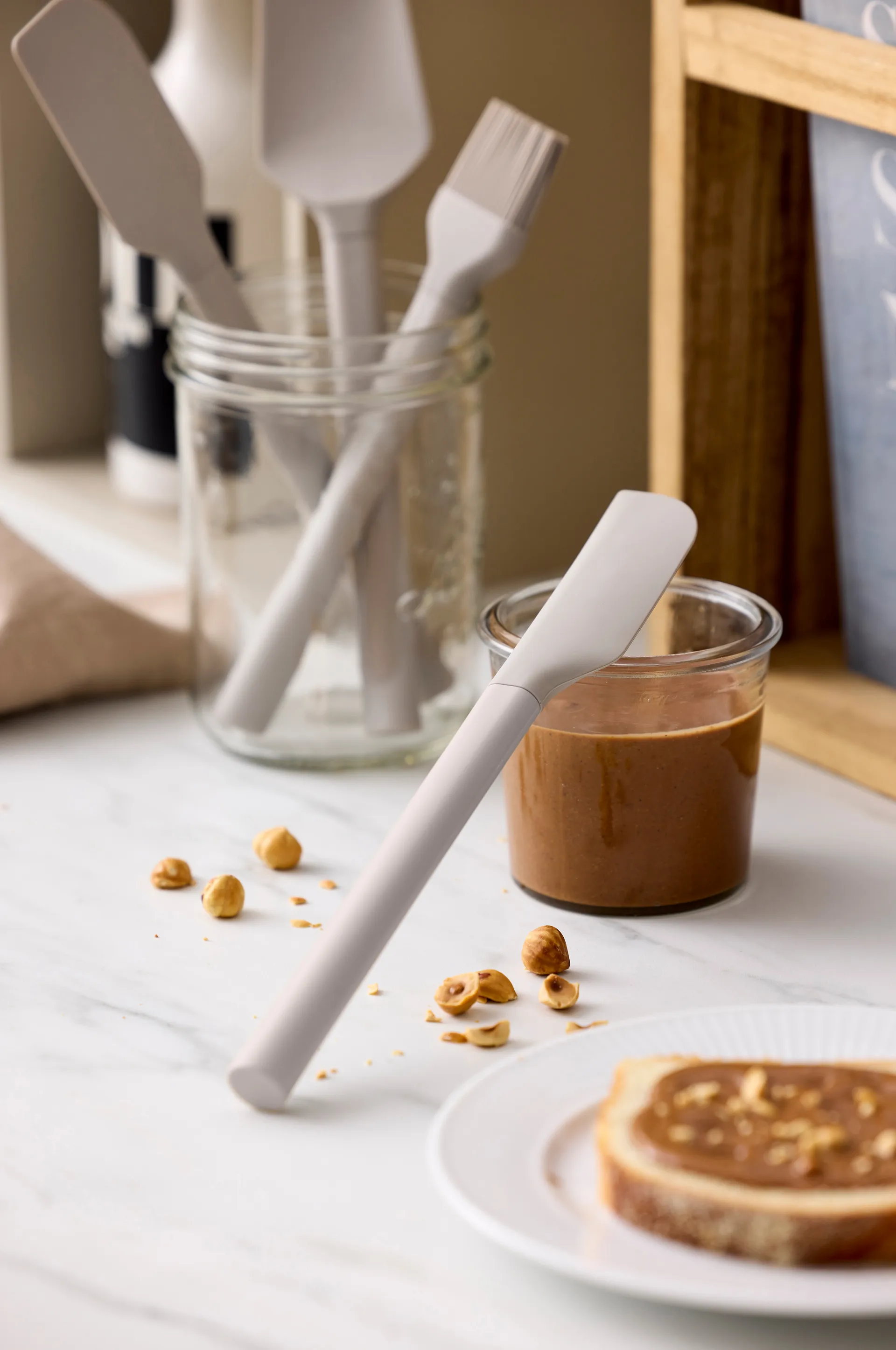 Rosti Emma slikkepott smal, Humus Rosti