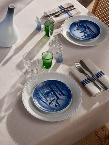 Bing og Grøndahl Collectibles juletallerken 2023 - Christmas in Roskilde Ø 18 cm - Royal Copenhagen