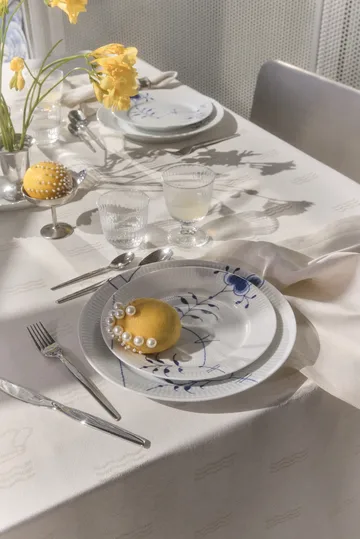 Blue Fluted Mega Limited Edition tallerken Ø27 cm - White-blue - Royal Copenhagen