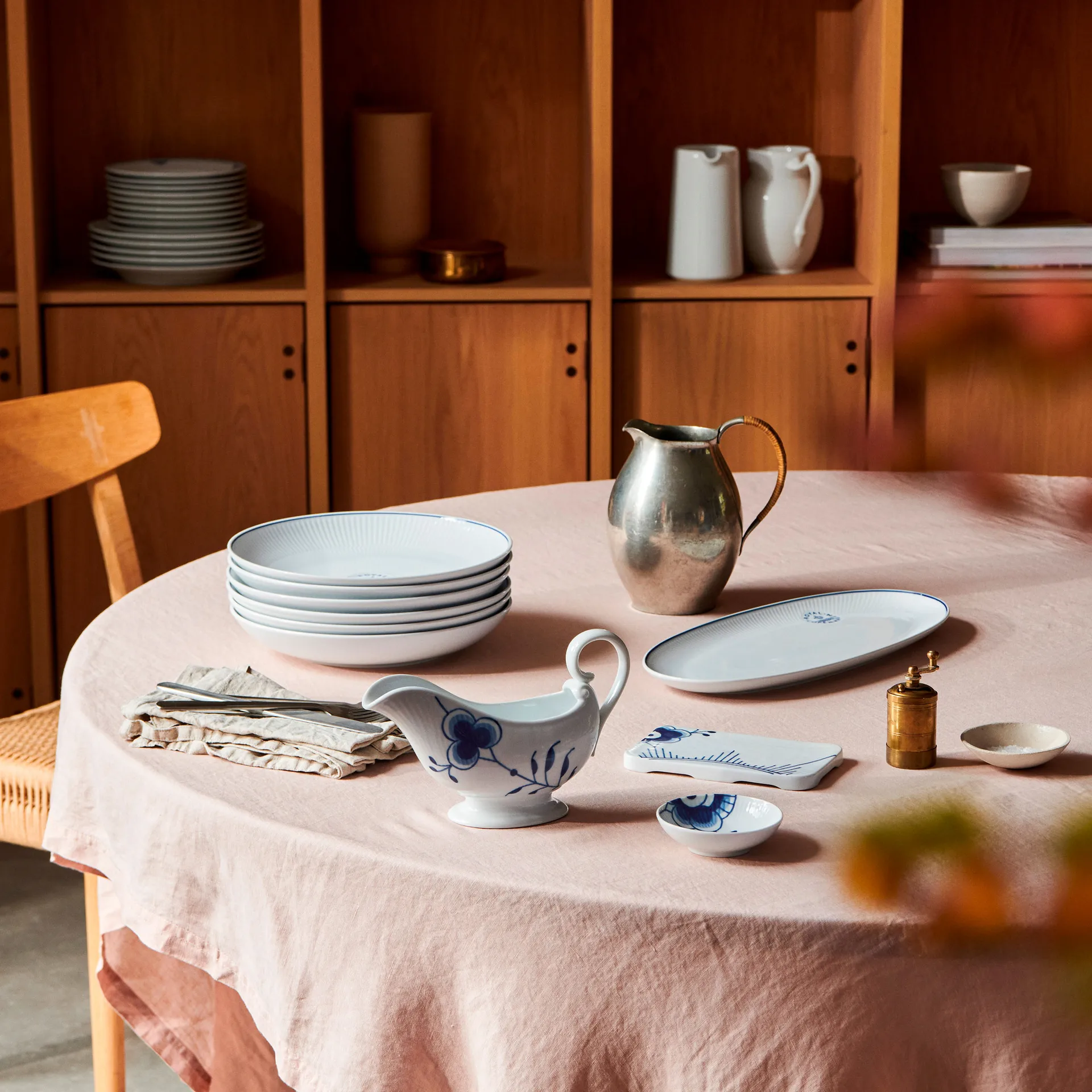 Blue Fluted Mega sausnebb 37 cl, Blå Royal Copenhagen