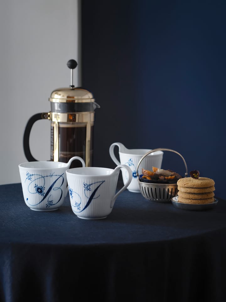 Blue Fluted Plain Alphabet kopp 33 cl, E Royal Copenhagen