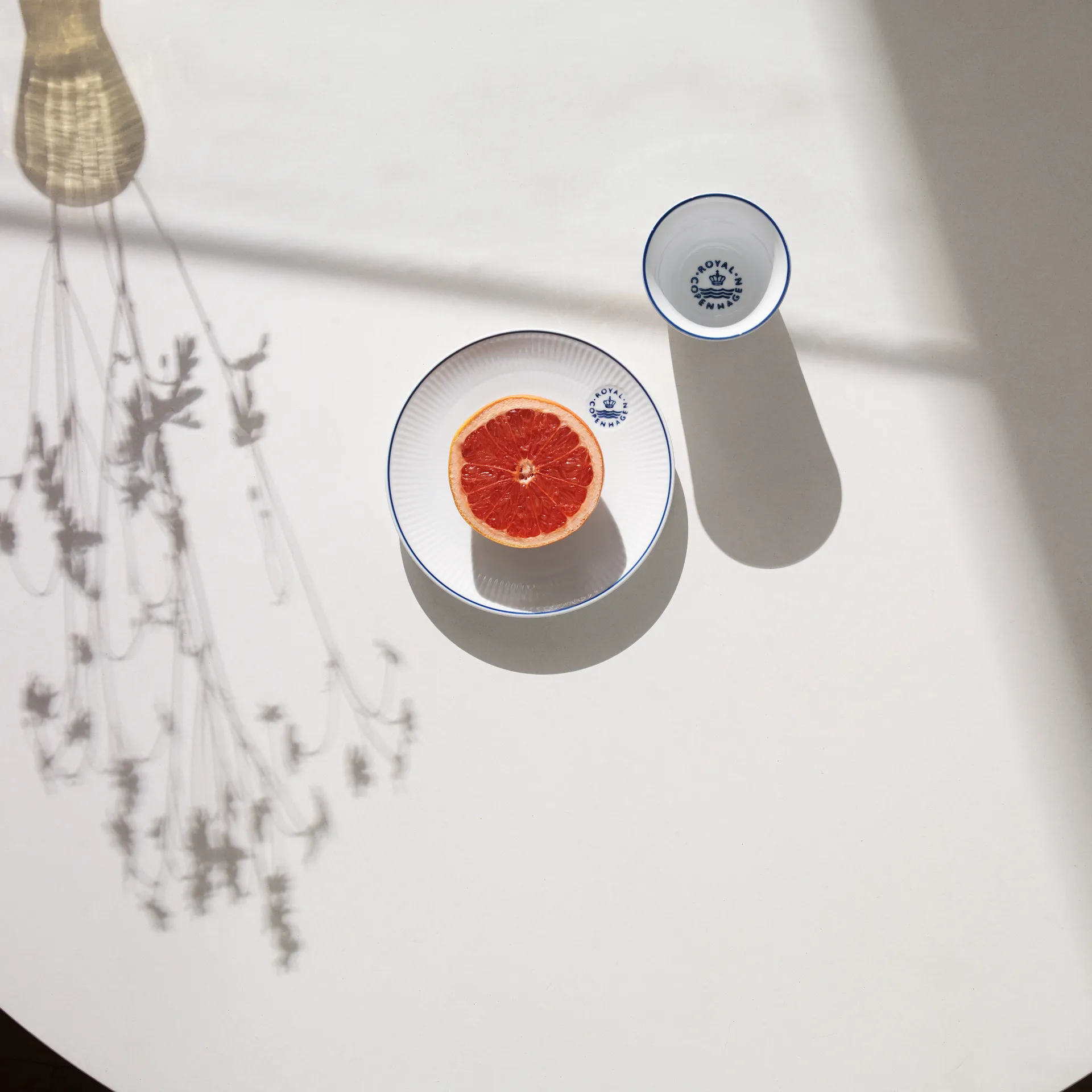 Blueline coupe tallerken Ø19 cm, Hvit-blå Royal Copenhagen