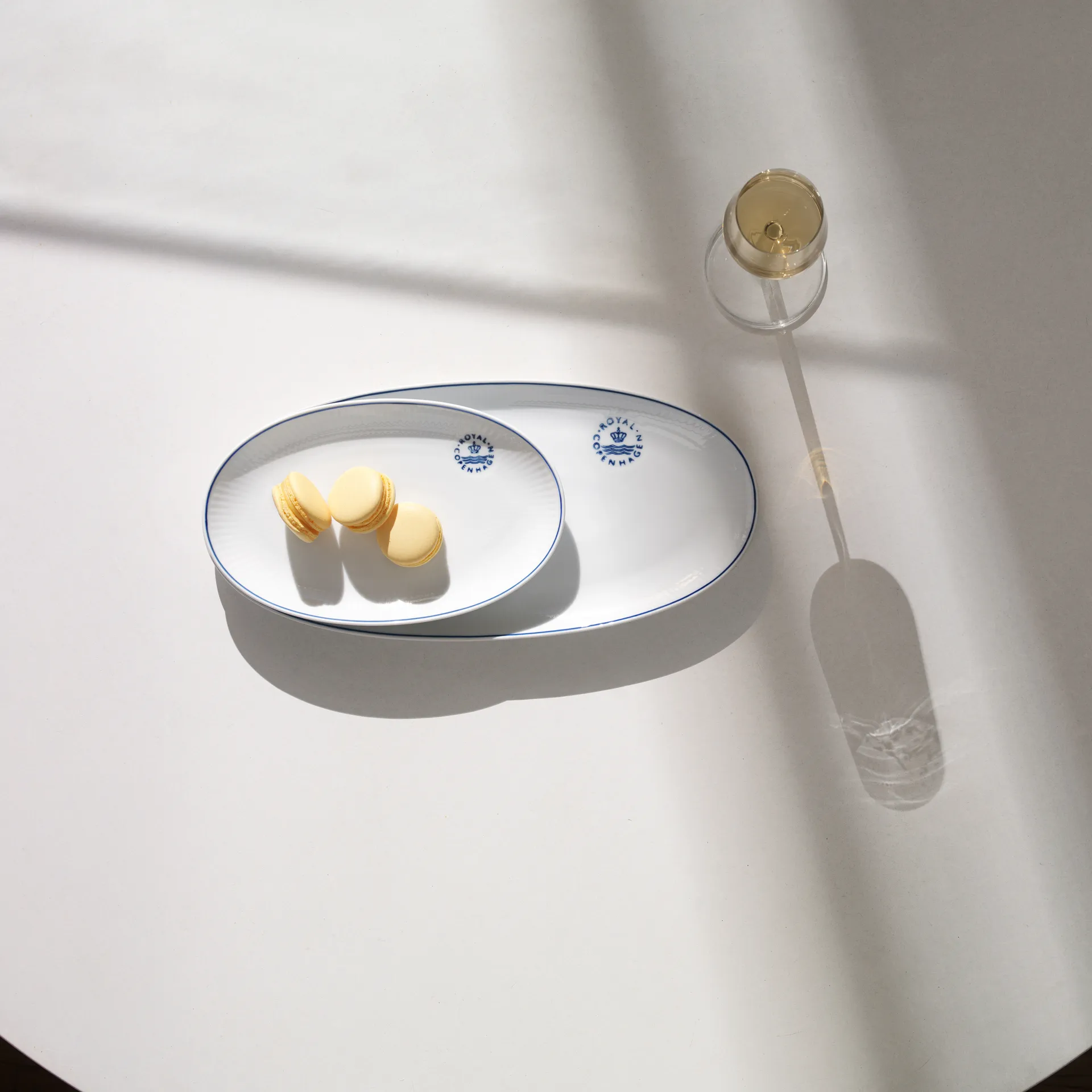 Blueline tallerken oval 23 cm, Hvit-blå Royal Copenhagen