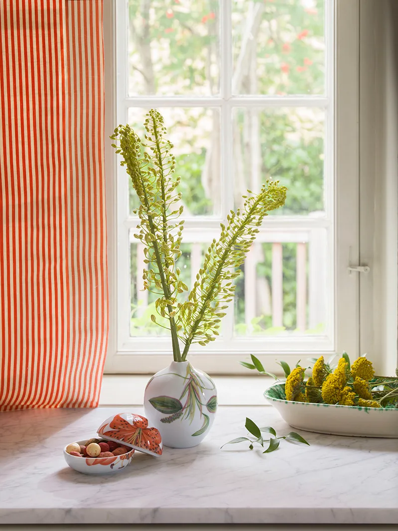 Royal Copenhagen Bonbonniere 2022 bonbonnier Ø 10 cm, Tiger Lily Royal Copenhagen