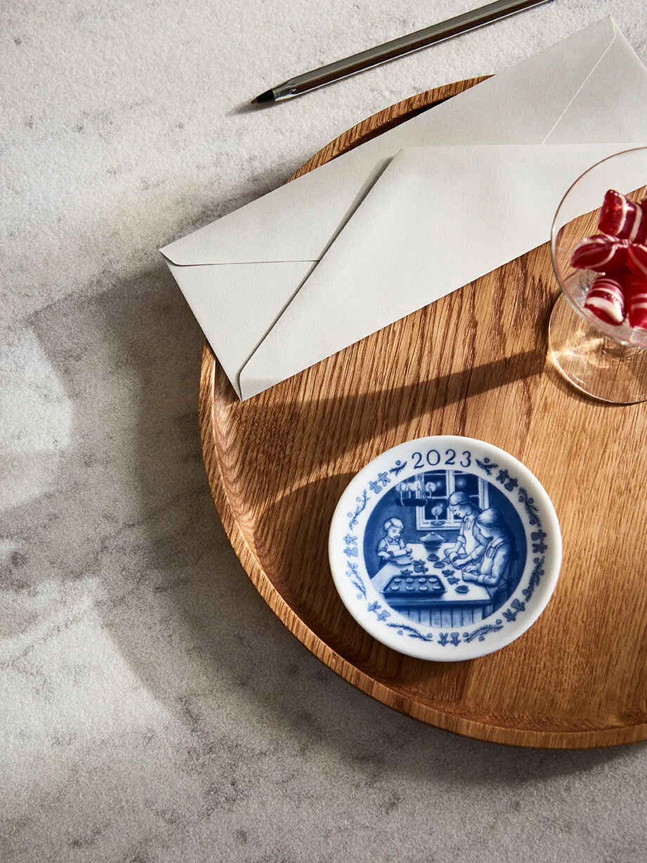 Royal Copenhagen Collectibles plakett 2023, Julebakst 8,5 cm Royal Copenhagen