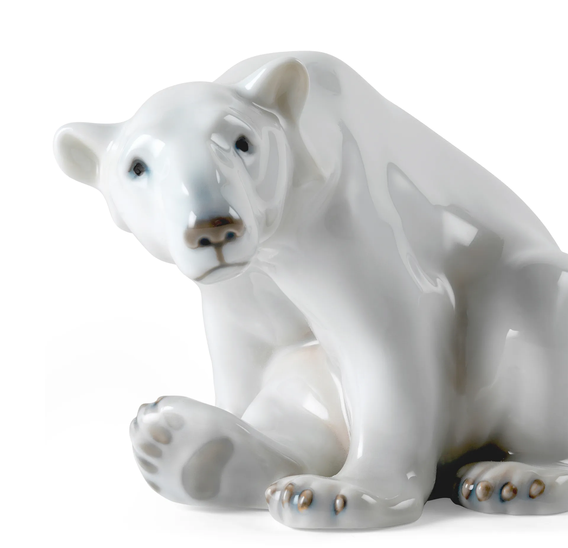 Royal Copenhagen dekorasjon sittende isbjørn, 12 cm Royal Copenhagen