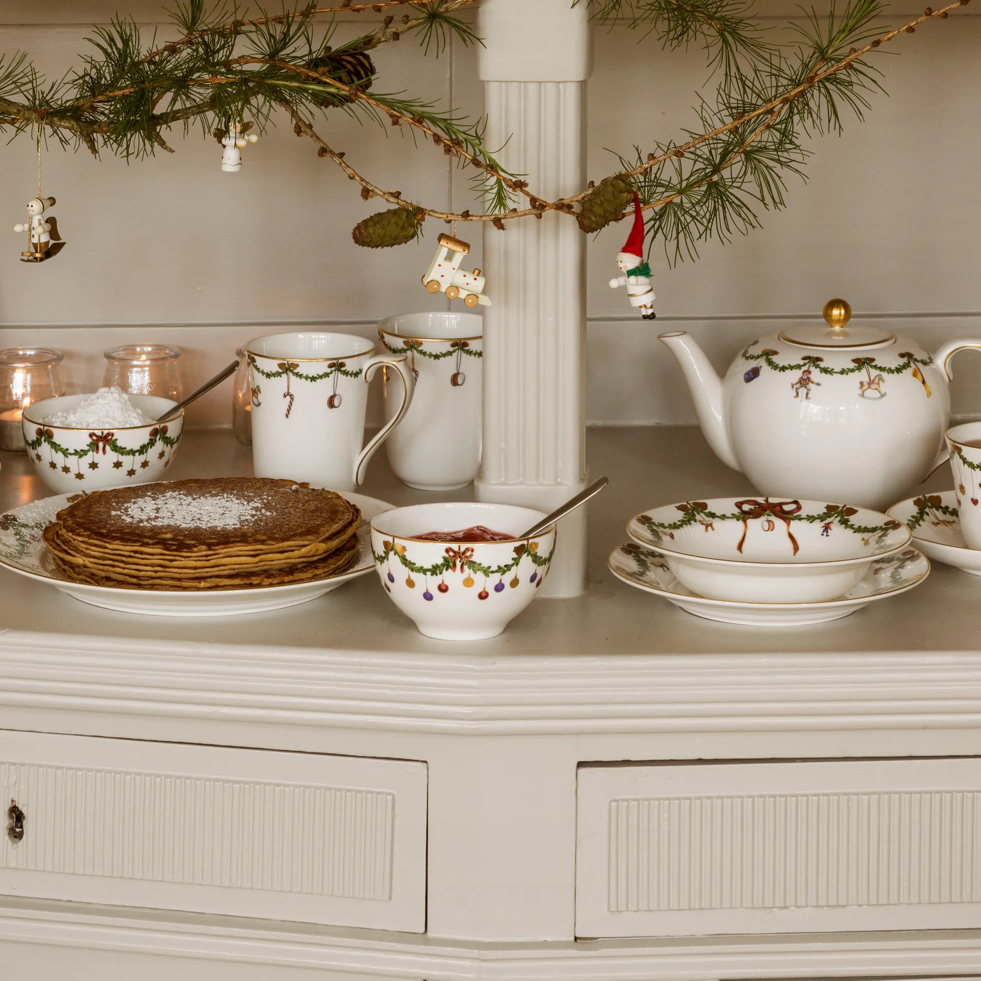 Star Fluted Christmas dyp tallerken, Ø 24 cm Royal Copenhagen