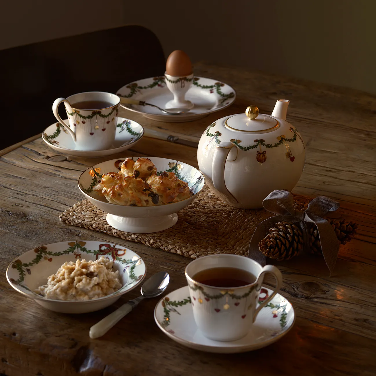 Star Fluted Christmas tekanne, 140 cl Royal Copenhagen