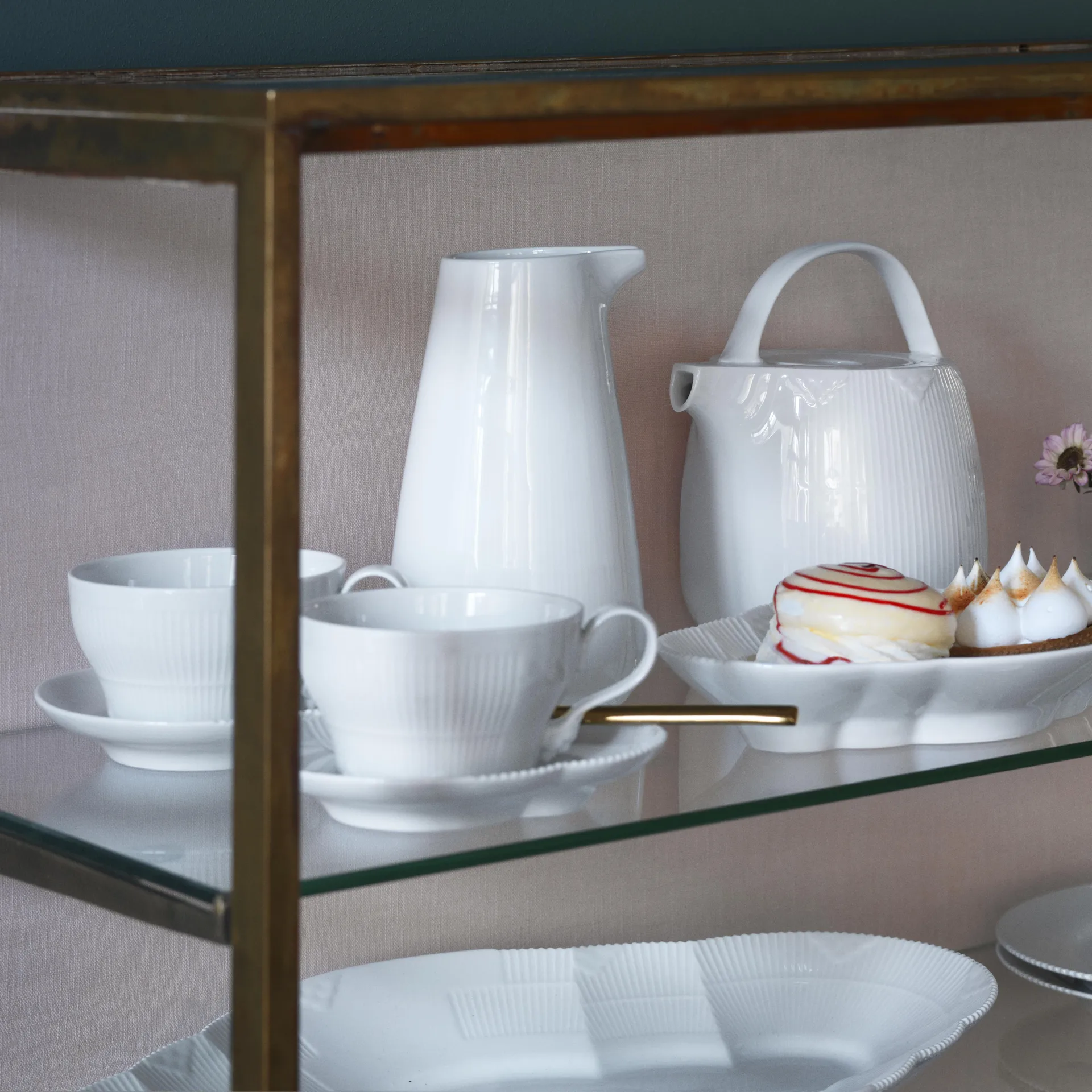 White Elements kopp med fat 26 cl, 26 cl Royal Copenhagen