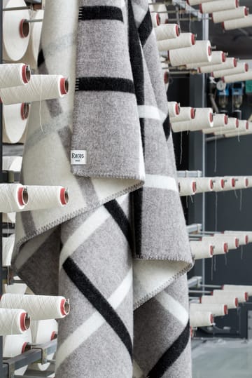 Knut teppe 135x200 cm - Dove Grey - Røros Tweed