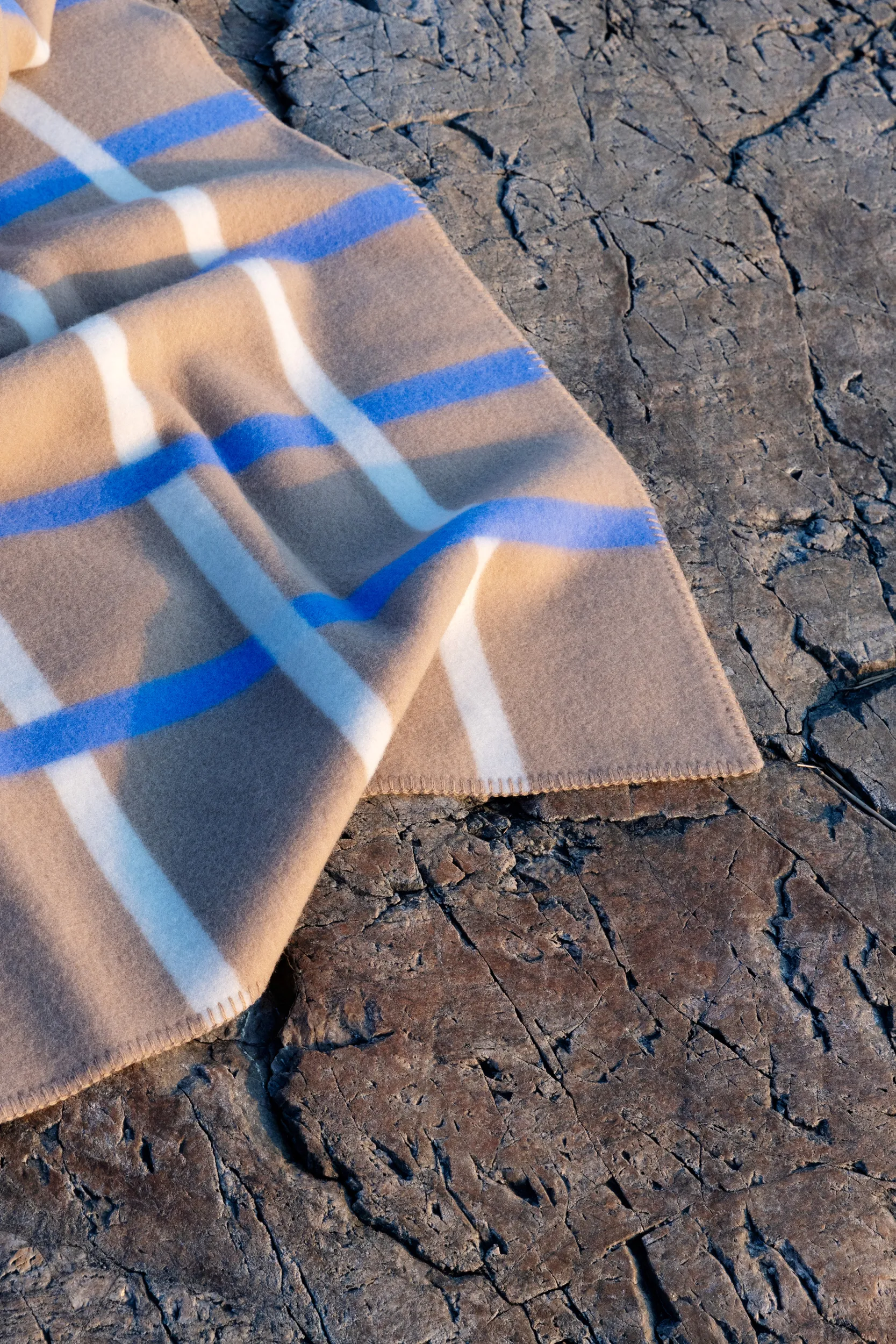 Knut teppe 135x200 cm, Taupe Røros Tweed