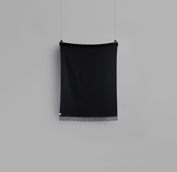 Vega pledd 150x210 cm, Black Røros Tweed