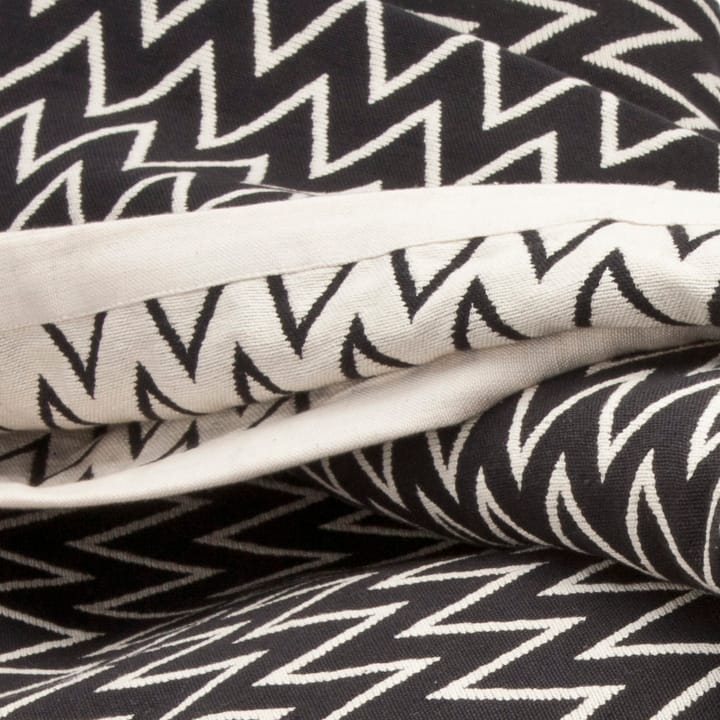 Zigzag sengeteppe svart, 260x260 cm Ørskov