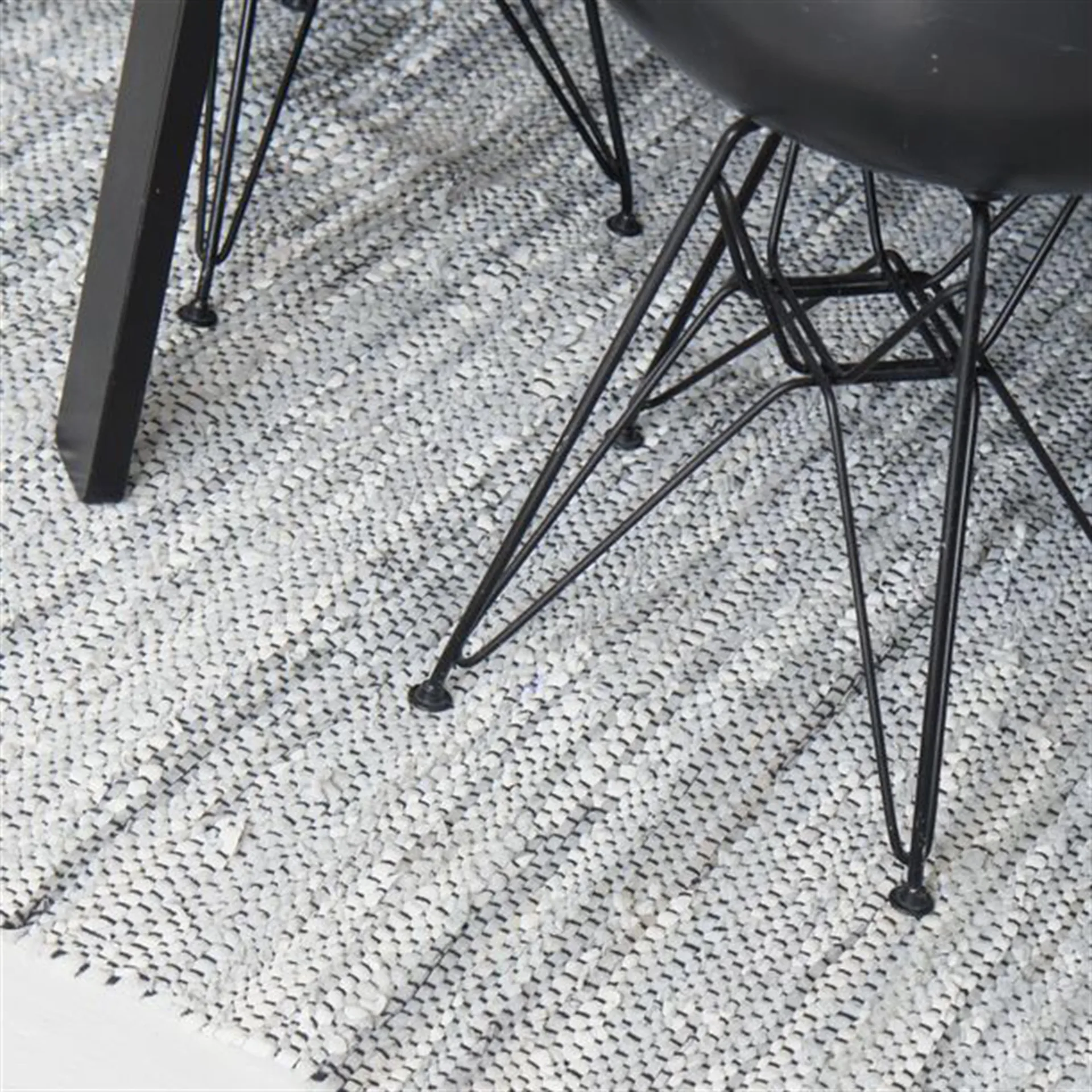 Leather gulvteppe 170x240 cm, light grey (lysegrå) Rug Solid