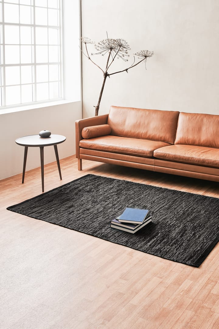 Leather gulvteppe 65x135 cm - black (svart) - Rug Solid