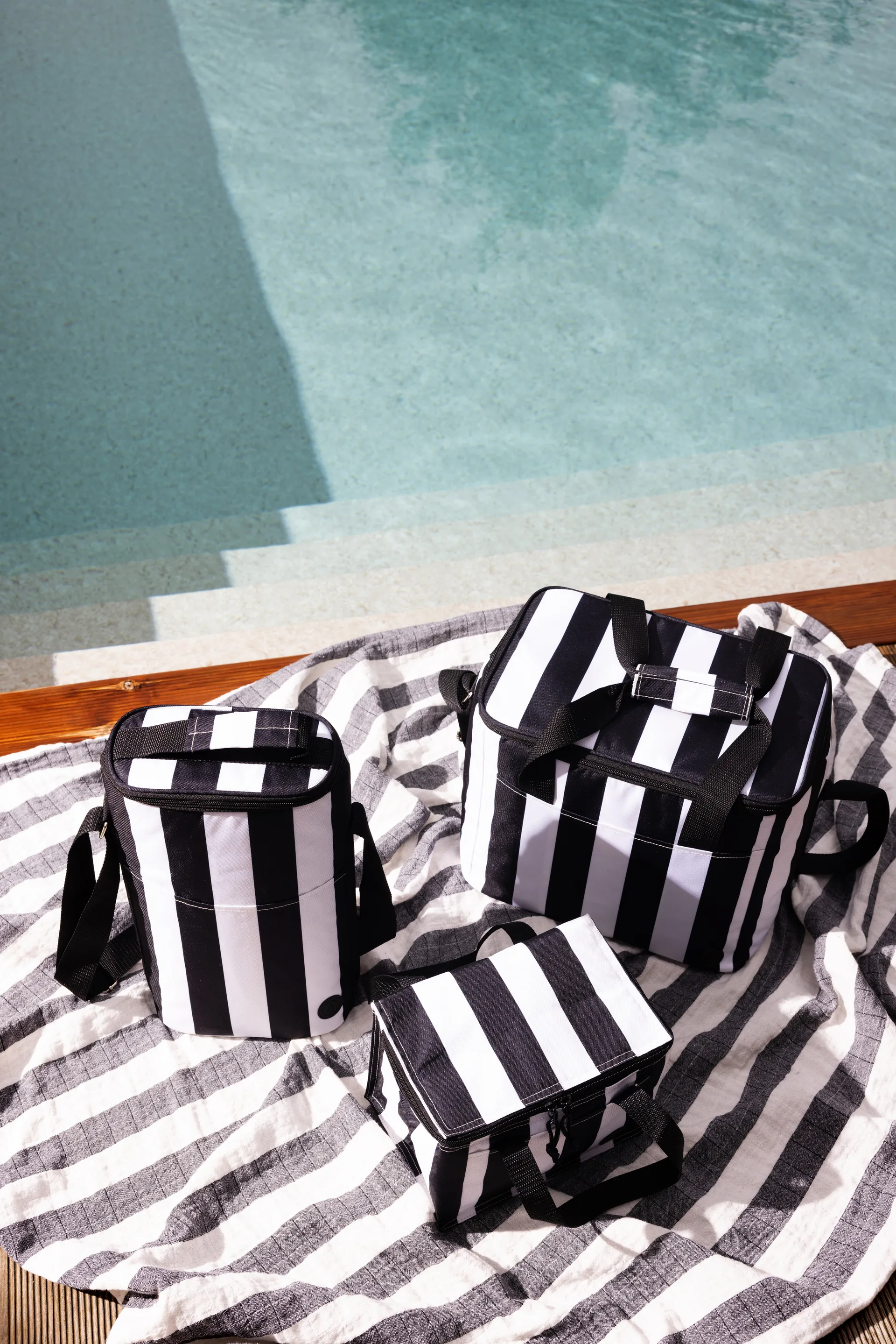 City kjøleveske stor 20 L, Svart-hvitt Sagaform