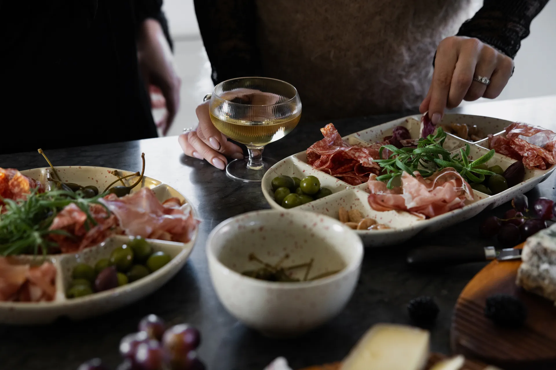 Ditte serveringsfat, Beige-burgunder Sagaform